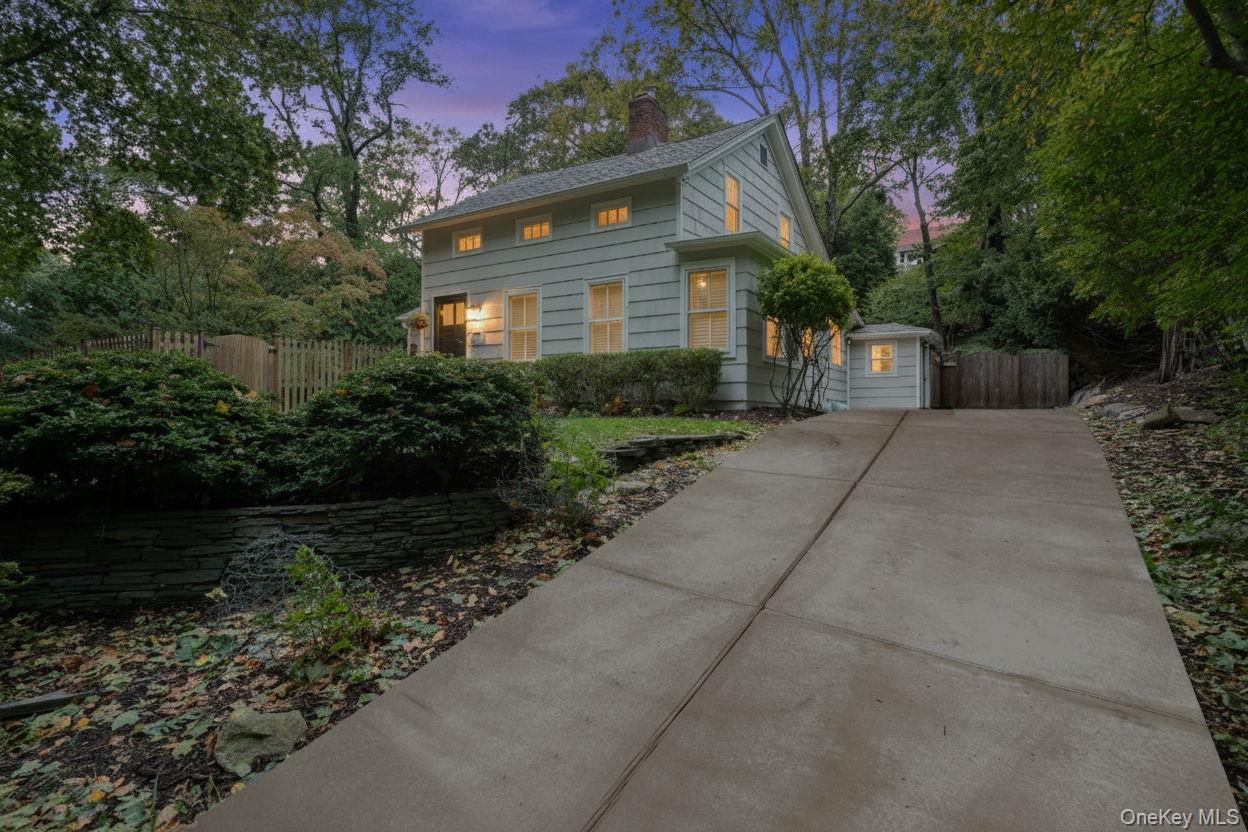 69 Hollow Road, Stony Brook, NY 11790