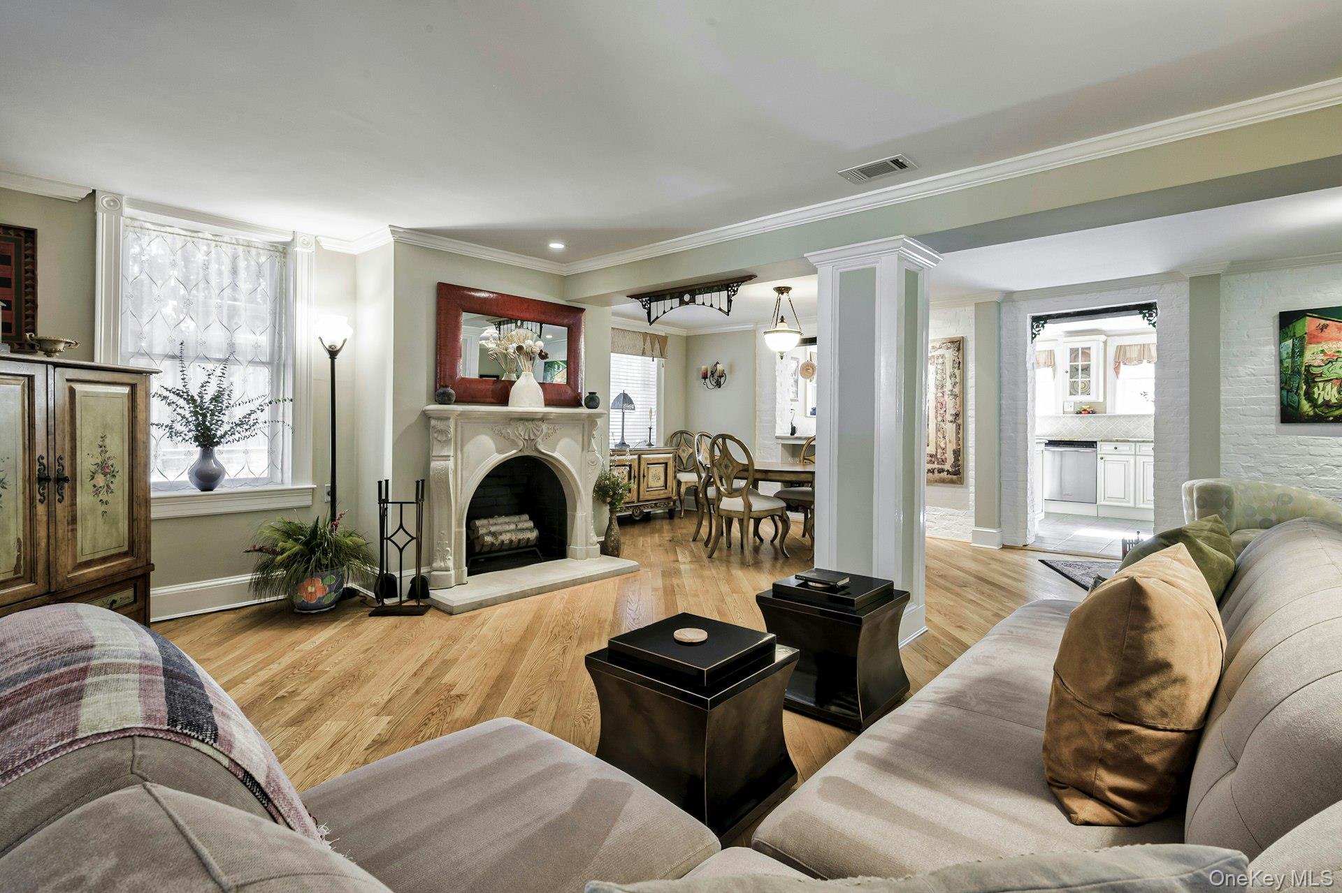 126 Cove Road, Oyster Bay Cove, NY 11771