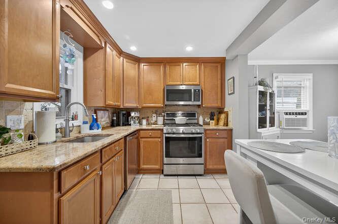 453 Andrews Road, Mineola, NY 11501