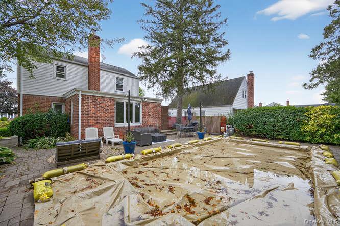 453 Andrews Road, Mineola, NY 11501