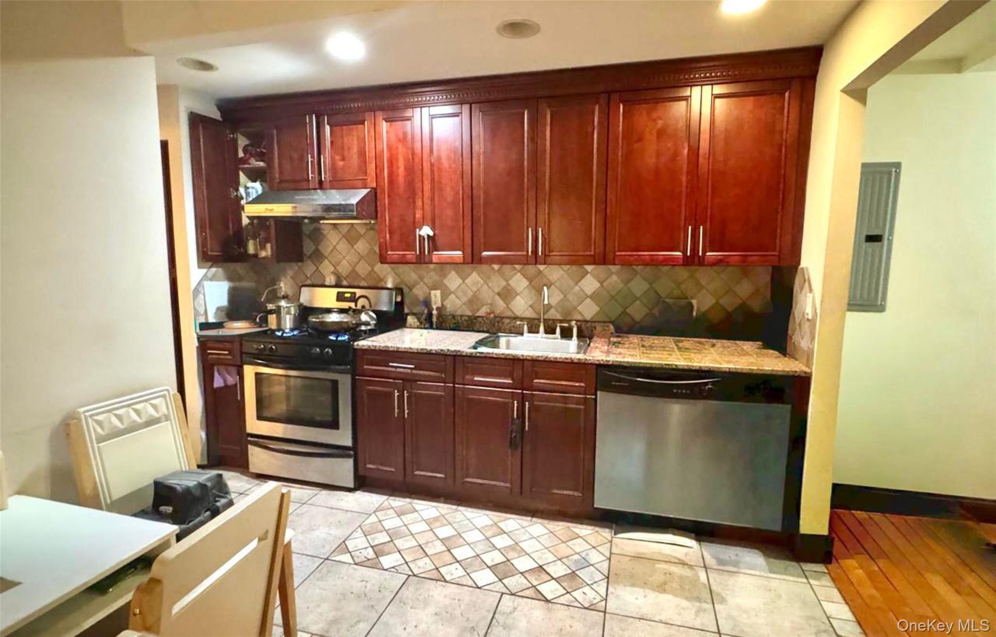 42-47 Union Street # APT 2A, Flushing, NY 11355