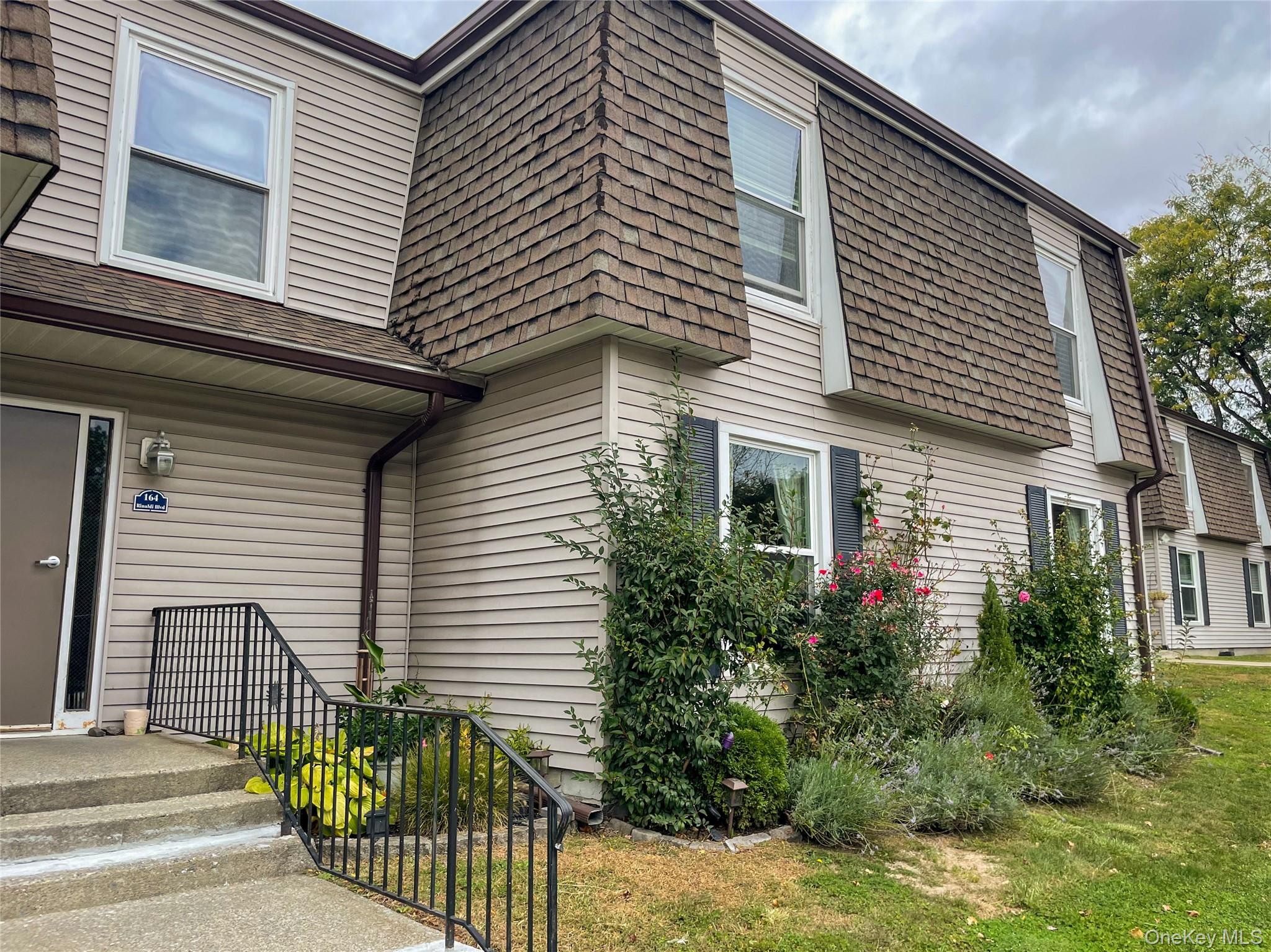 164 Rinaldi Boulevard # B, Poughkeepsie, NY 12601