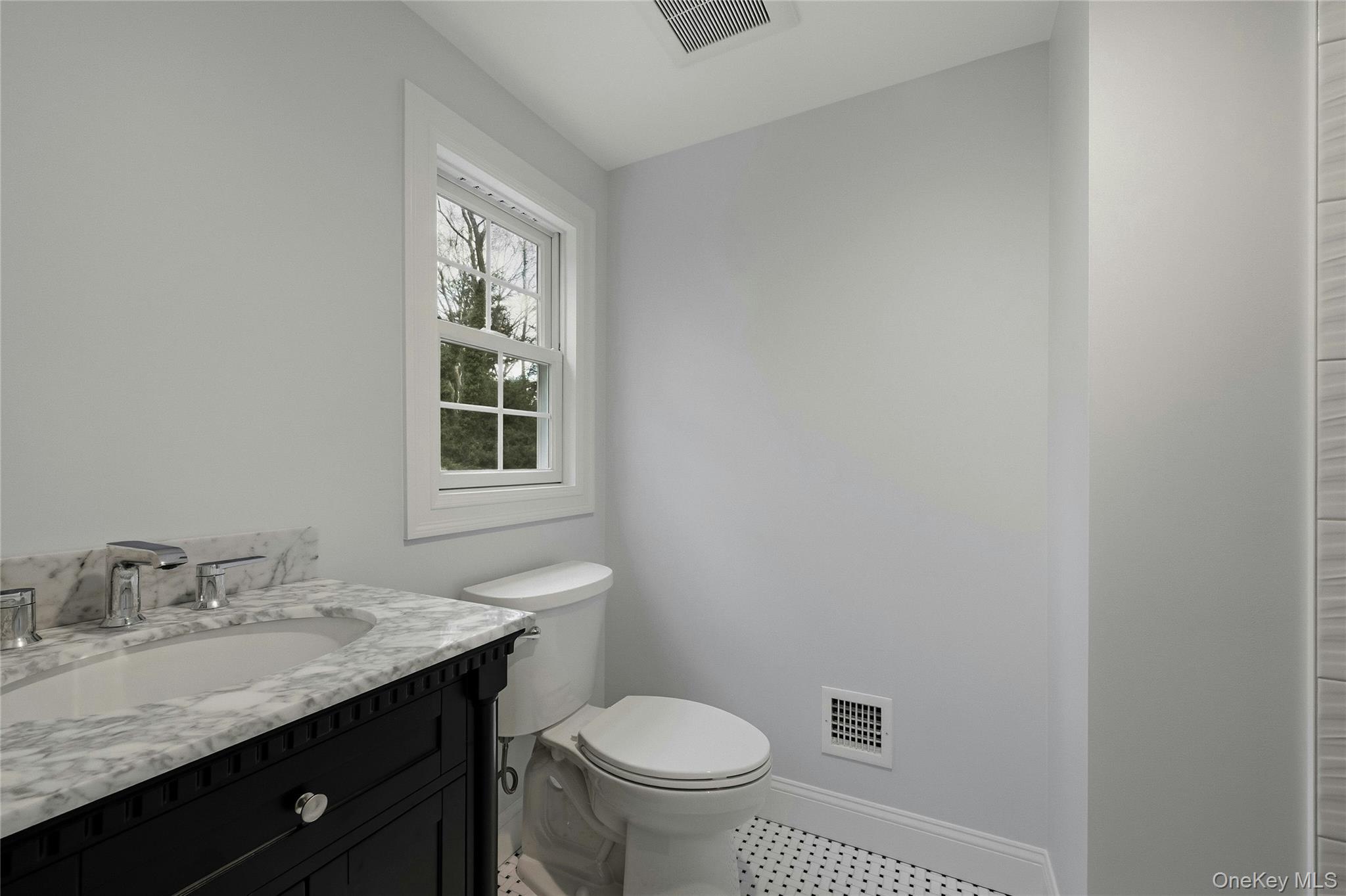 3 Atlanta Drive, Huntington, NY 11743