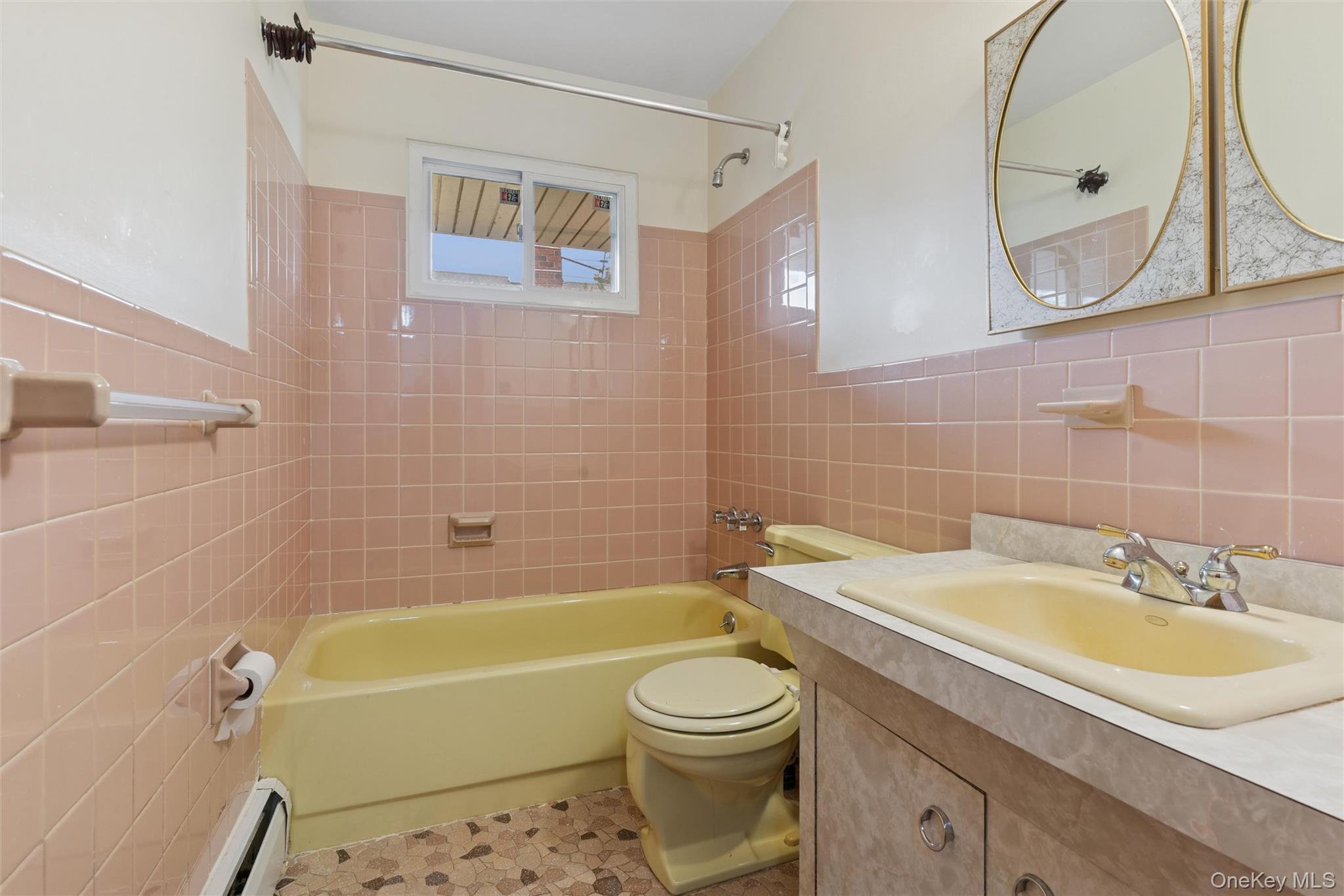 60 Catherine Street, Valley Stream, NY 11581