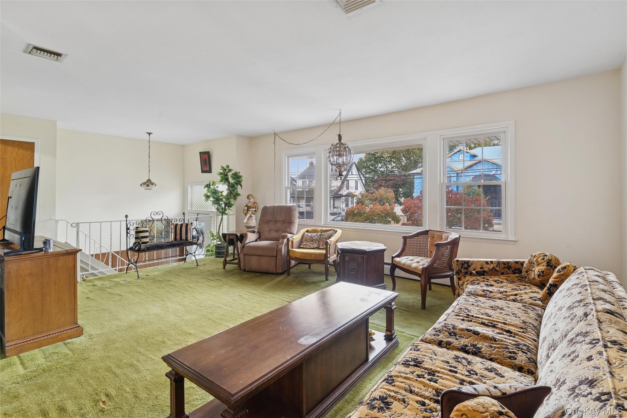 60 Catherine Street, Valley Stream, NY 11581