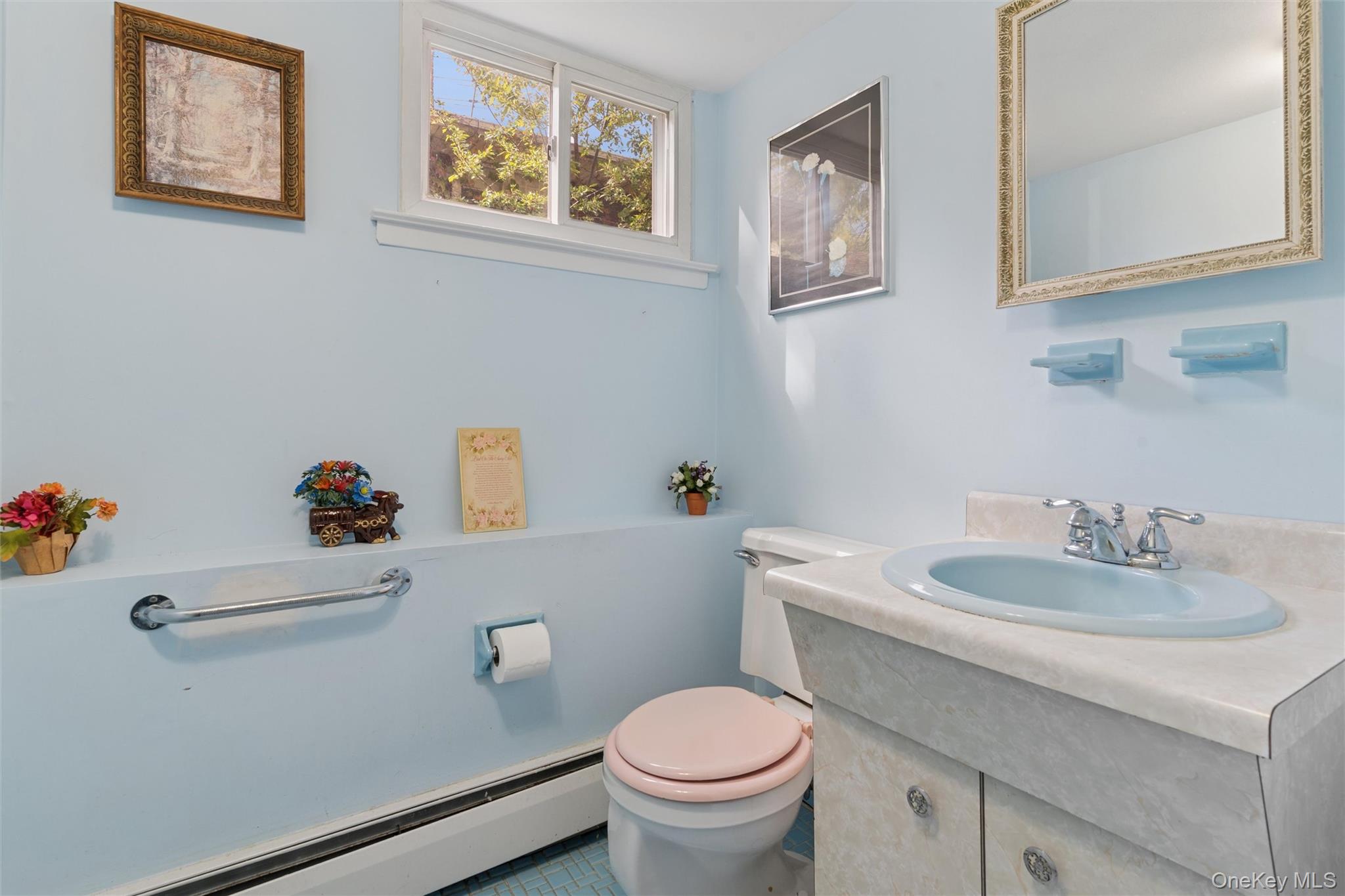 60 Catherine Street, Valley Stream, NY 11581