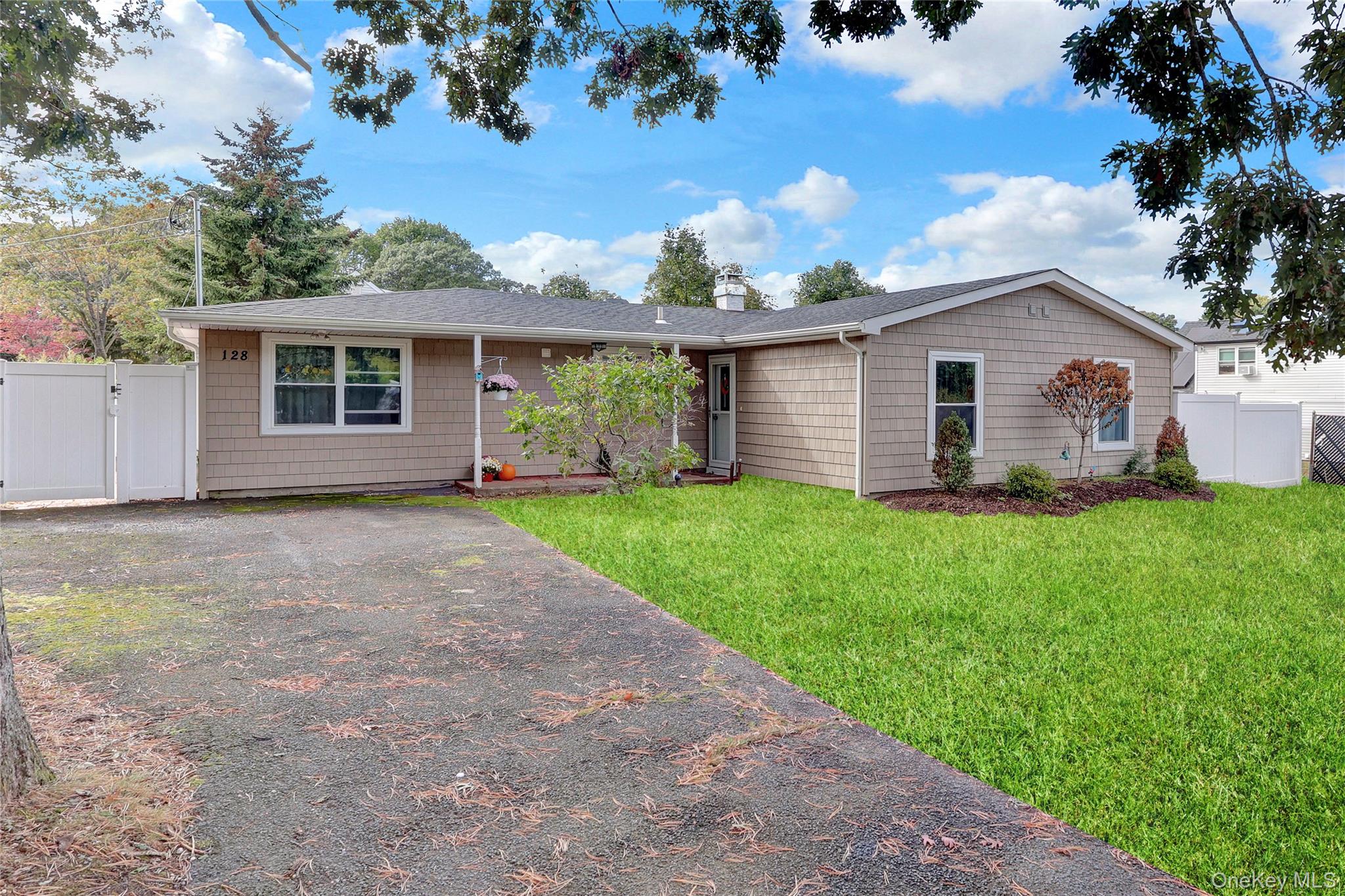 128 S Bicycle Path, Selden, NY 11784