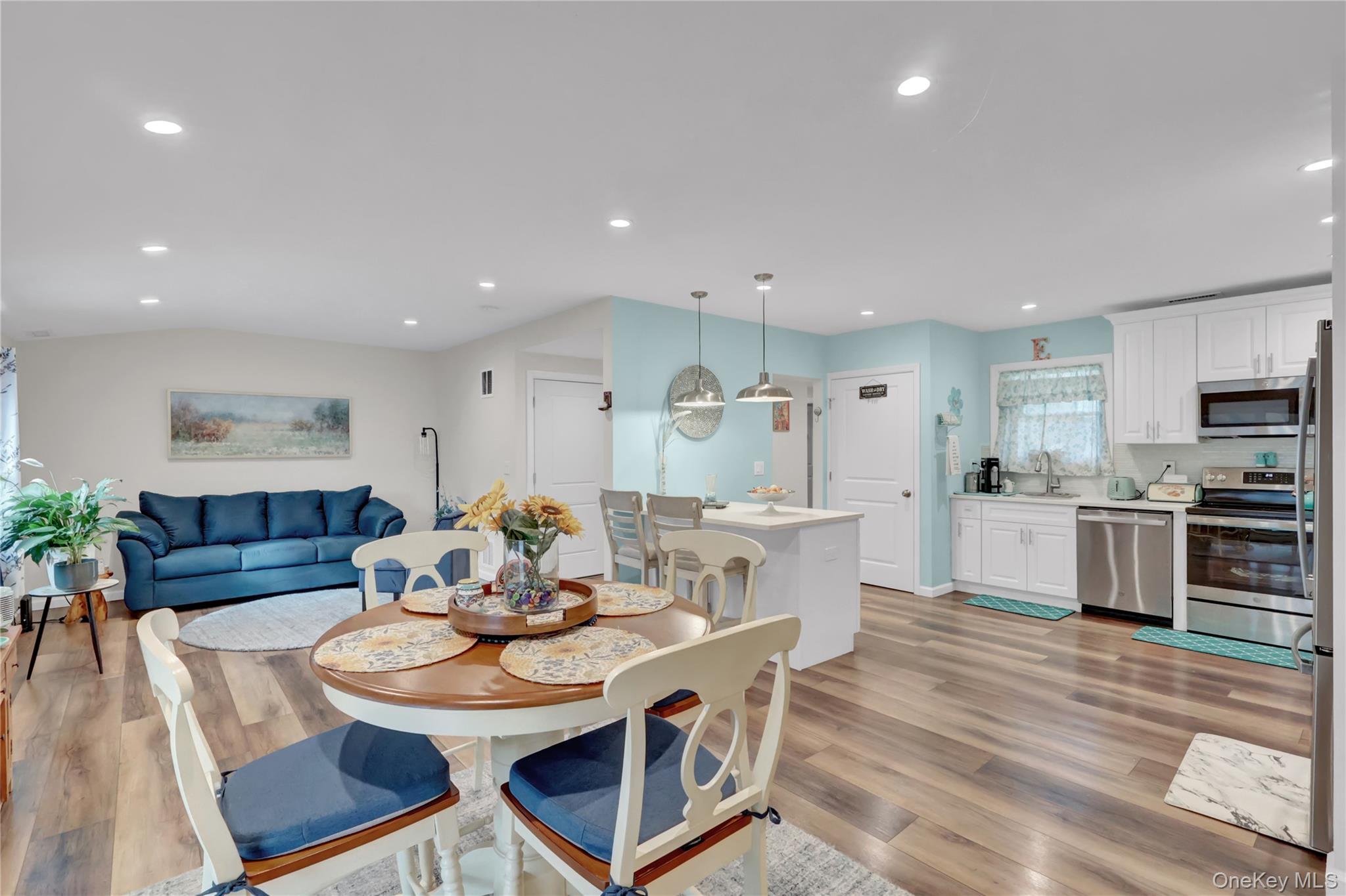 128 S Bicycle Path, Selden, NY 11784