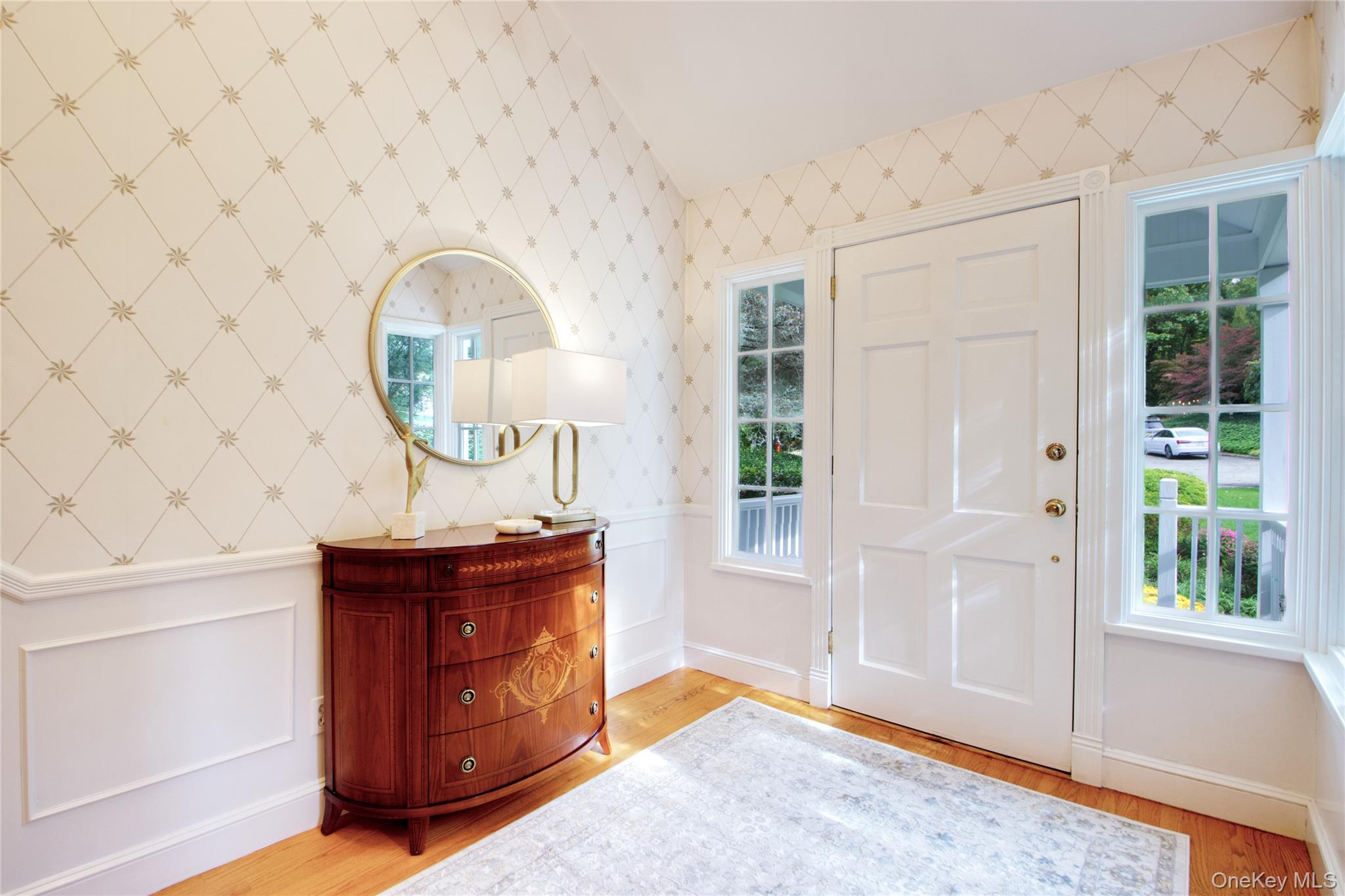 4 Kimson Court, Manhasset, NY 11030