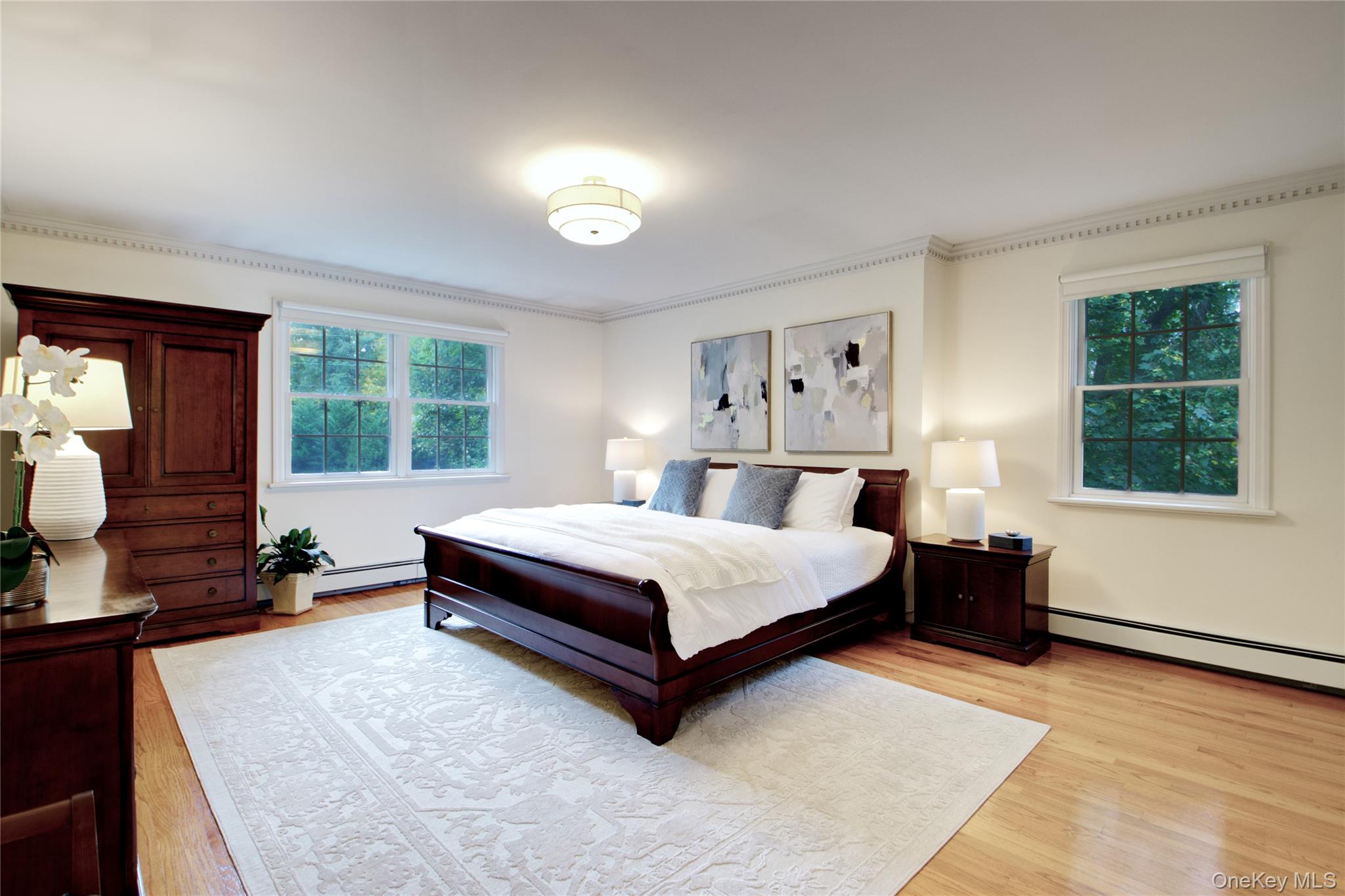 4 Kimson Court, Manhasset, NY 11030