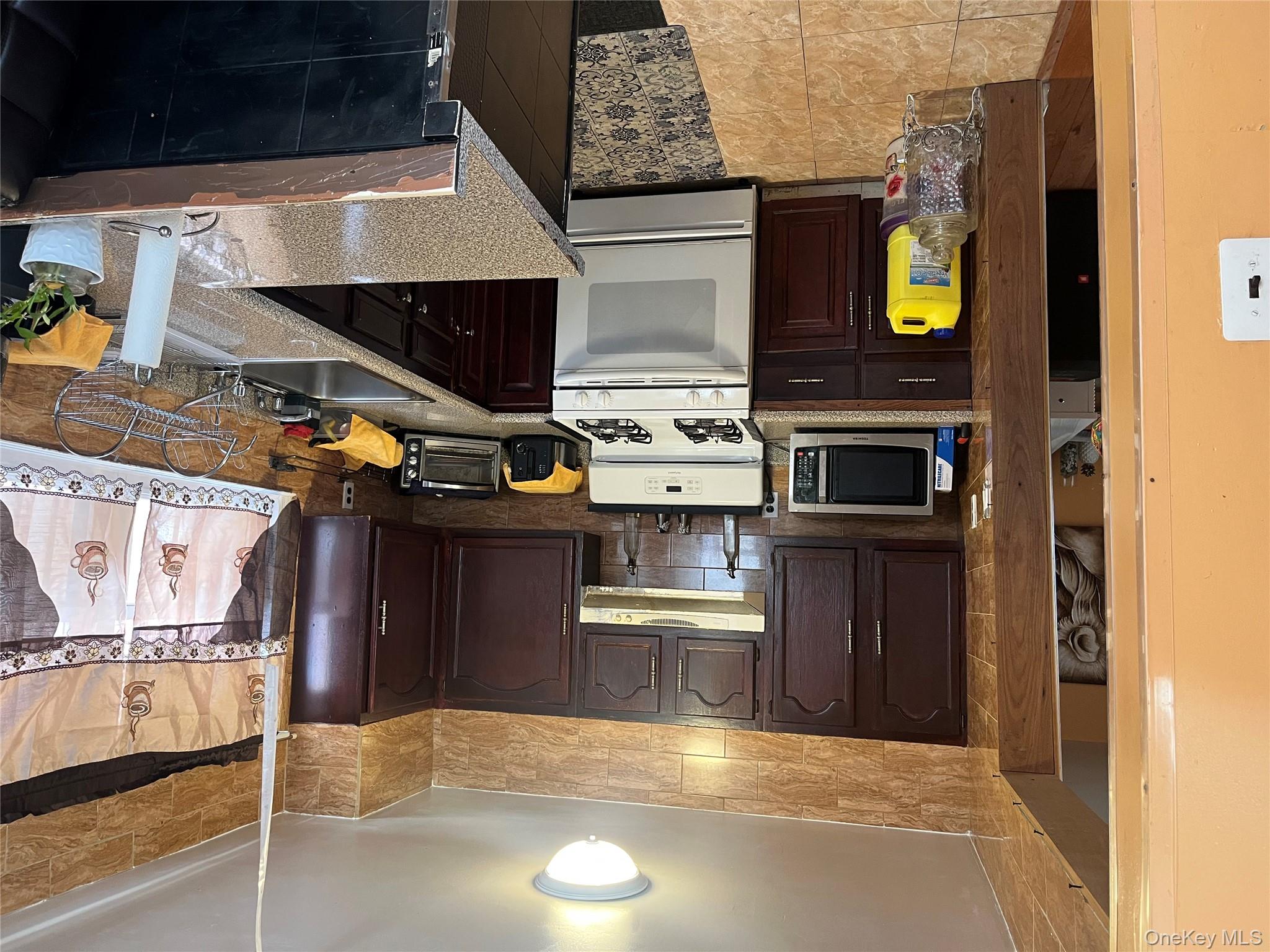 4070 Bruner Avenue, Bronx, NY 10466