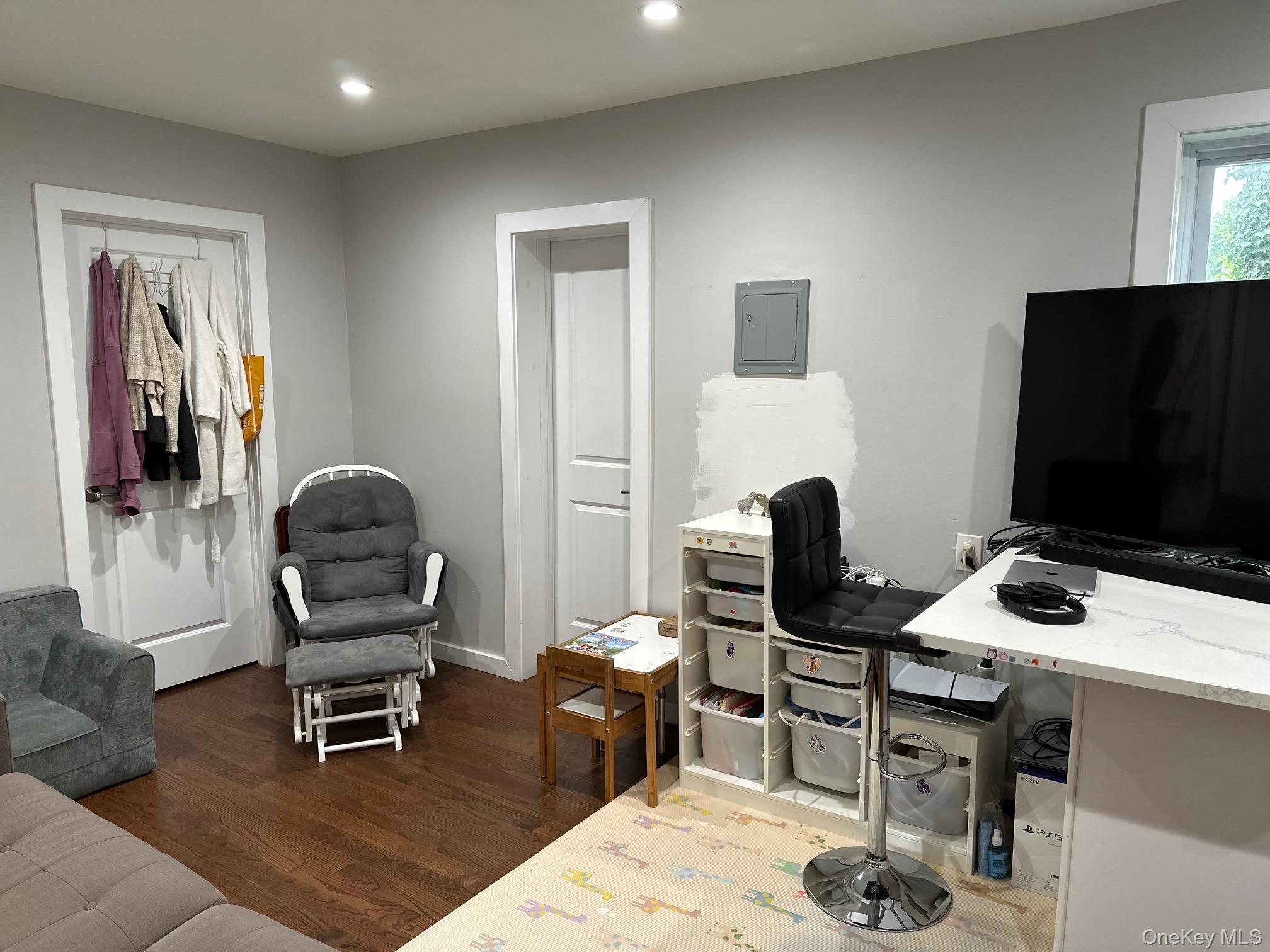 71 Lannon Place # B, Port Washington, NY 11050