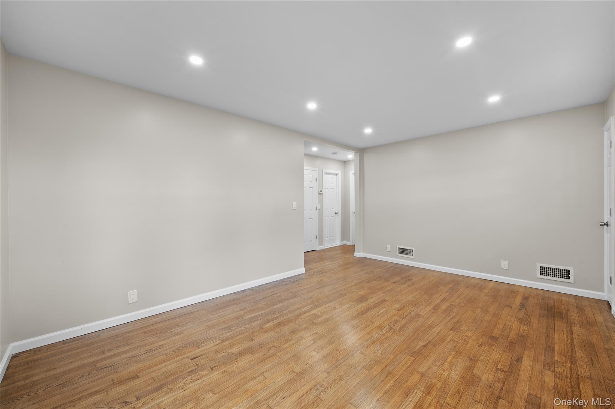 78 Phelps Lane, North Babylon, NY 11703