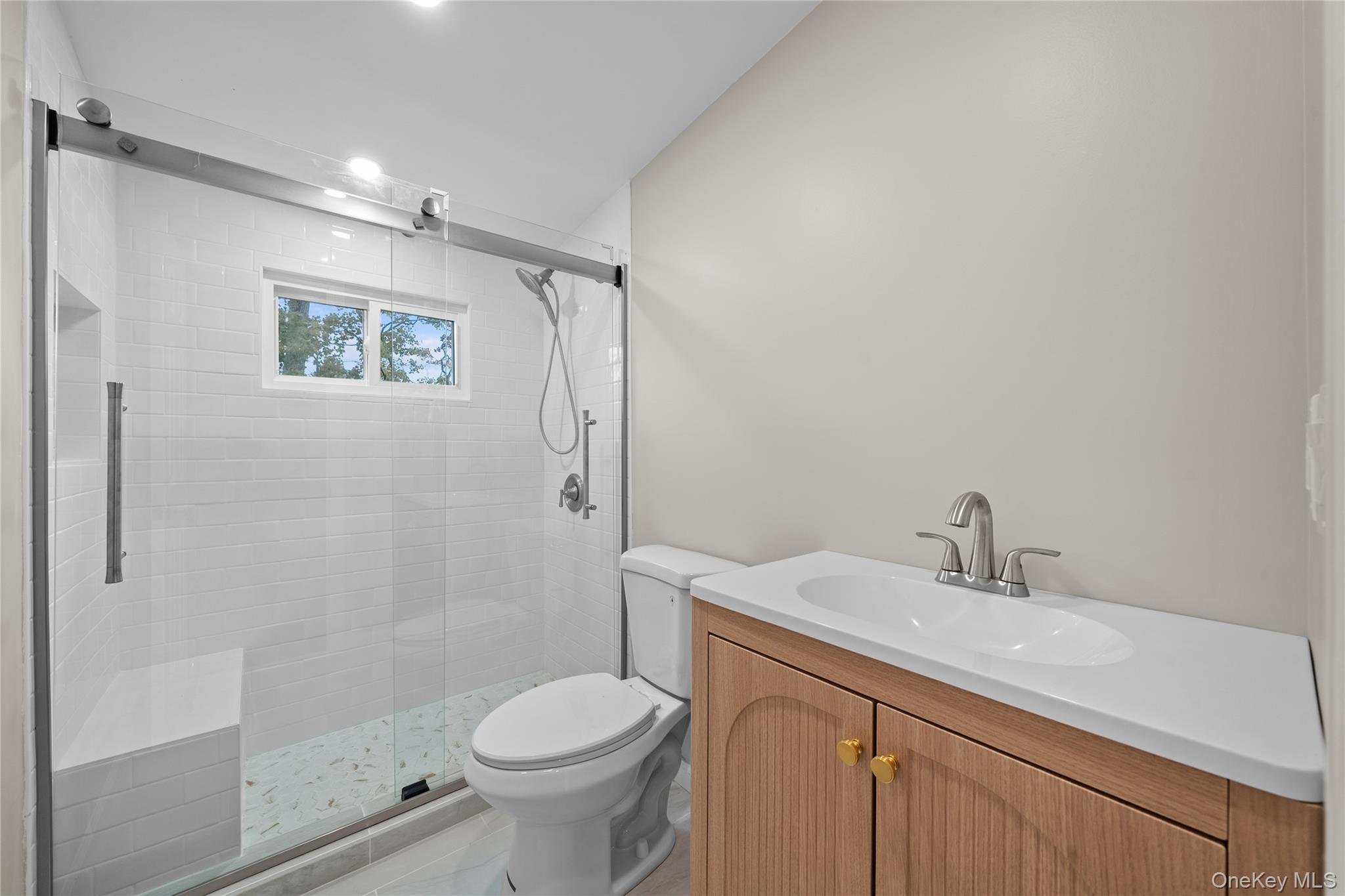 78 Phelps Lane, North Babylon, NY 11703