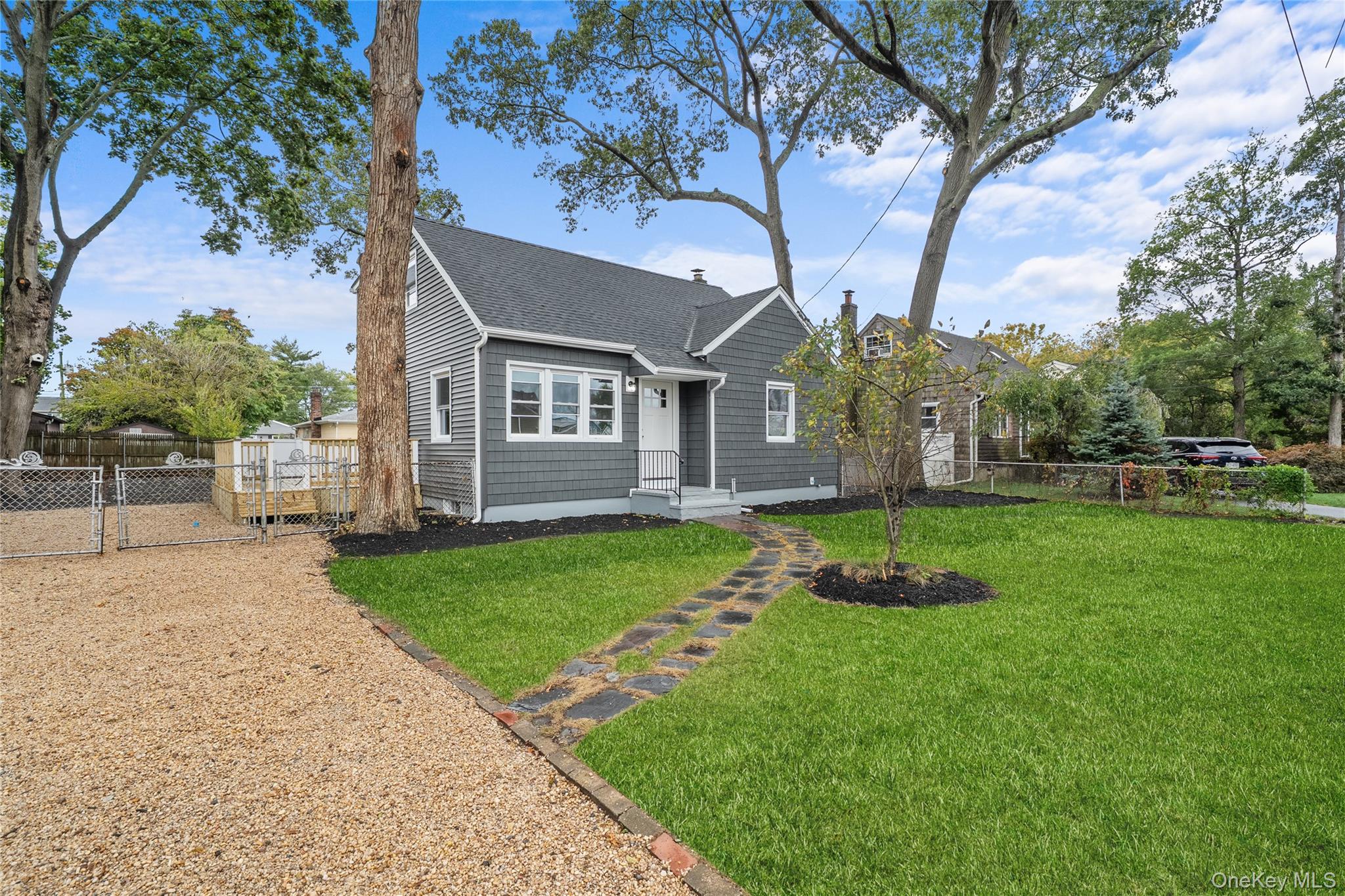 78 Phelps Lane, North Babylon, NY 11703