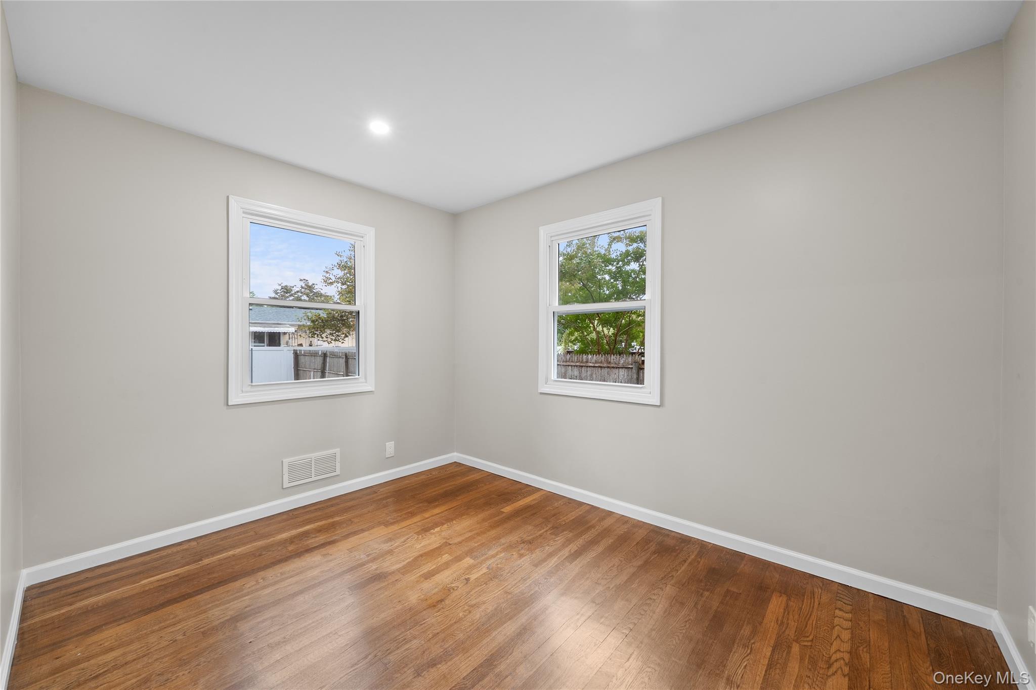 78 Phelps Lane, North Babylon, NY 11703