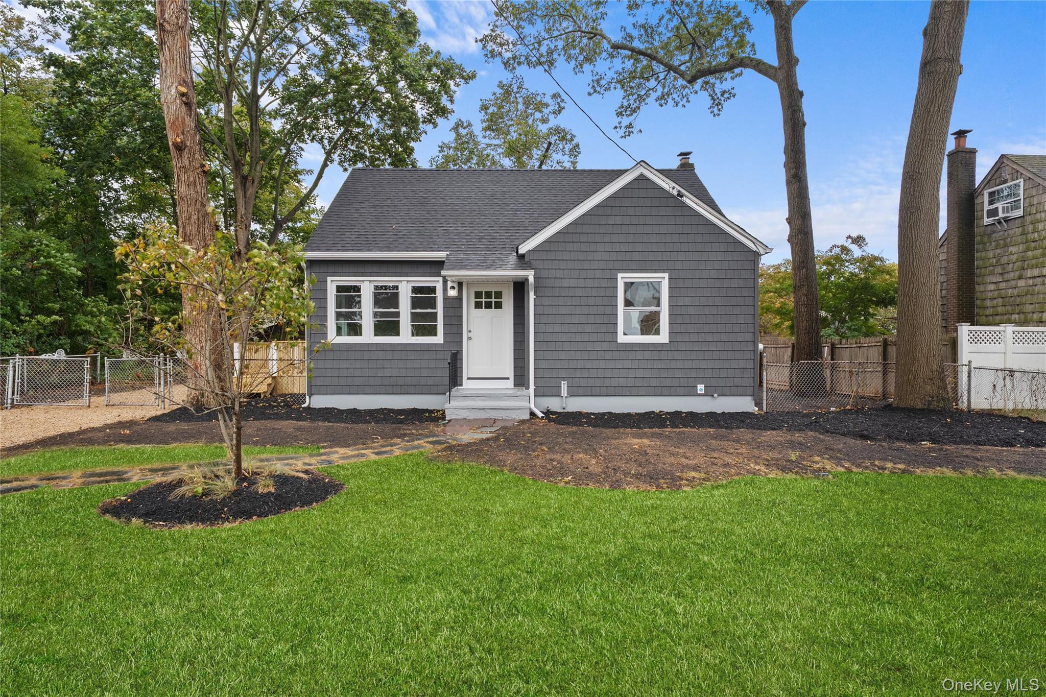 78 Phelps Lane, North Babylon, NY 11703