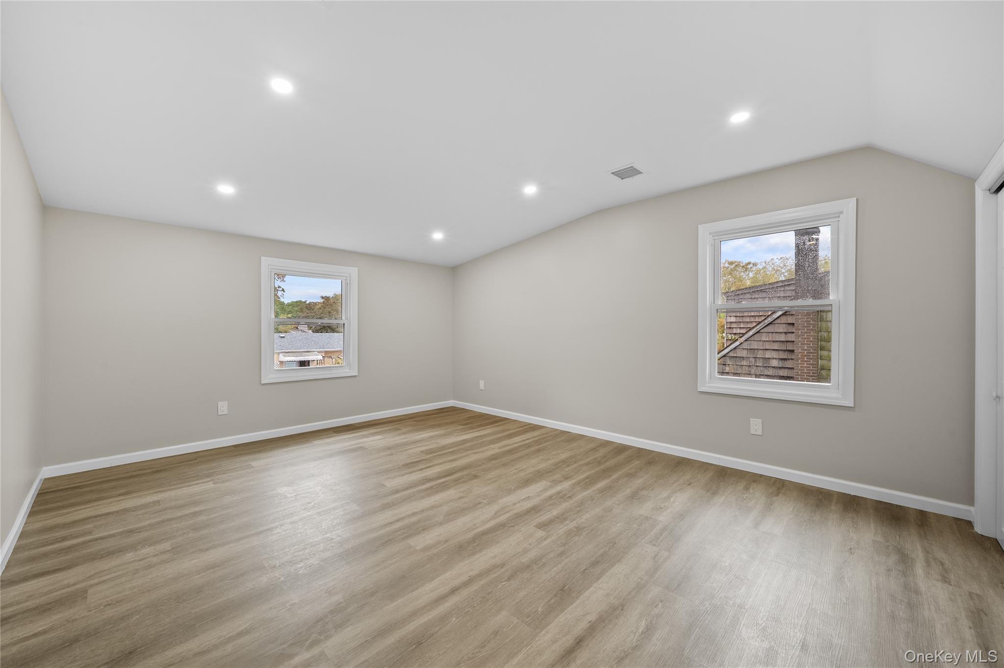 78 Phelps Lane, North Babylon, NY 11703