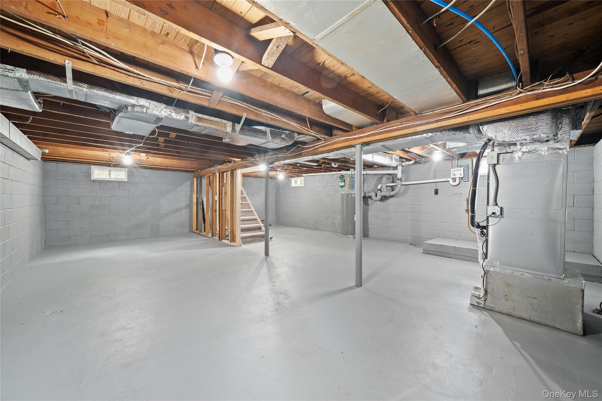 78 Phelps Lane, North Babylon, NY 11703