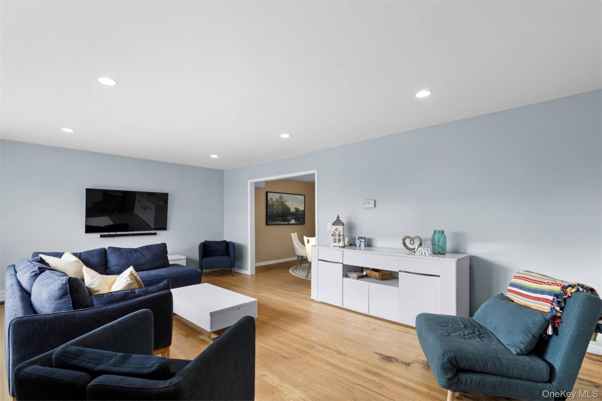 33 Johnson Road, Scarsdale, NY 10583