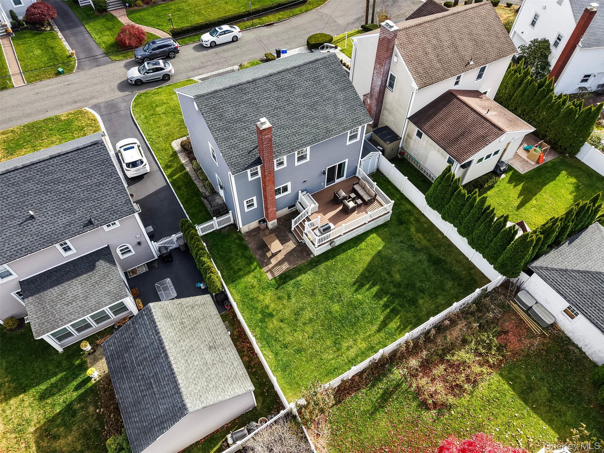 33 Johnson Road, Scarsdale, NY 10583