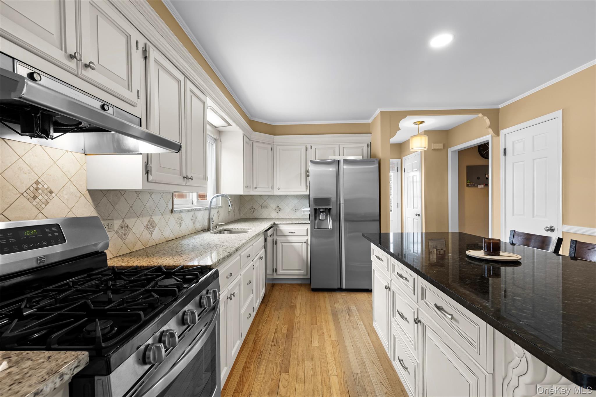 33 Johnson Road, Scarsdale, NY 10583