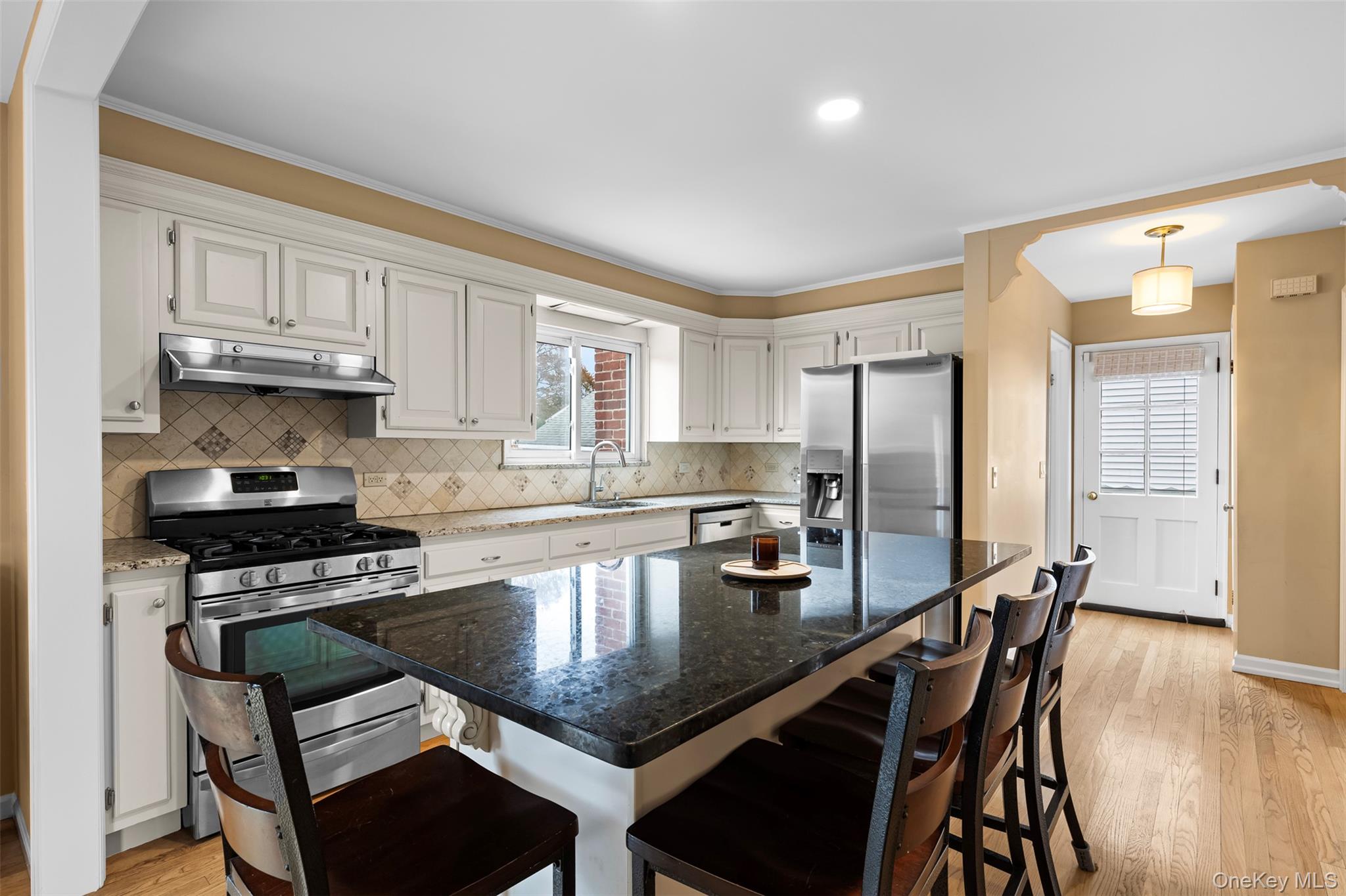 33 Johnson Road, Scarsdale, NY 10583