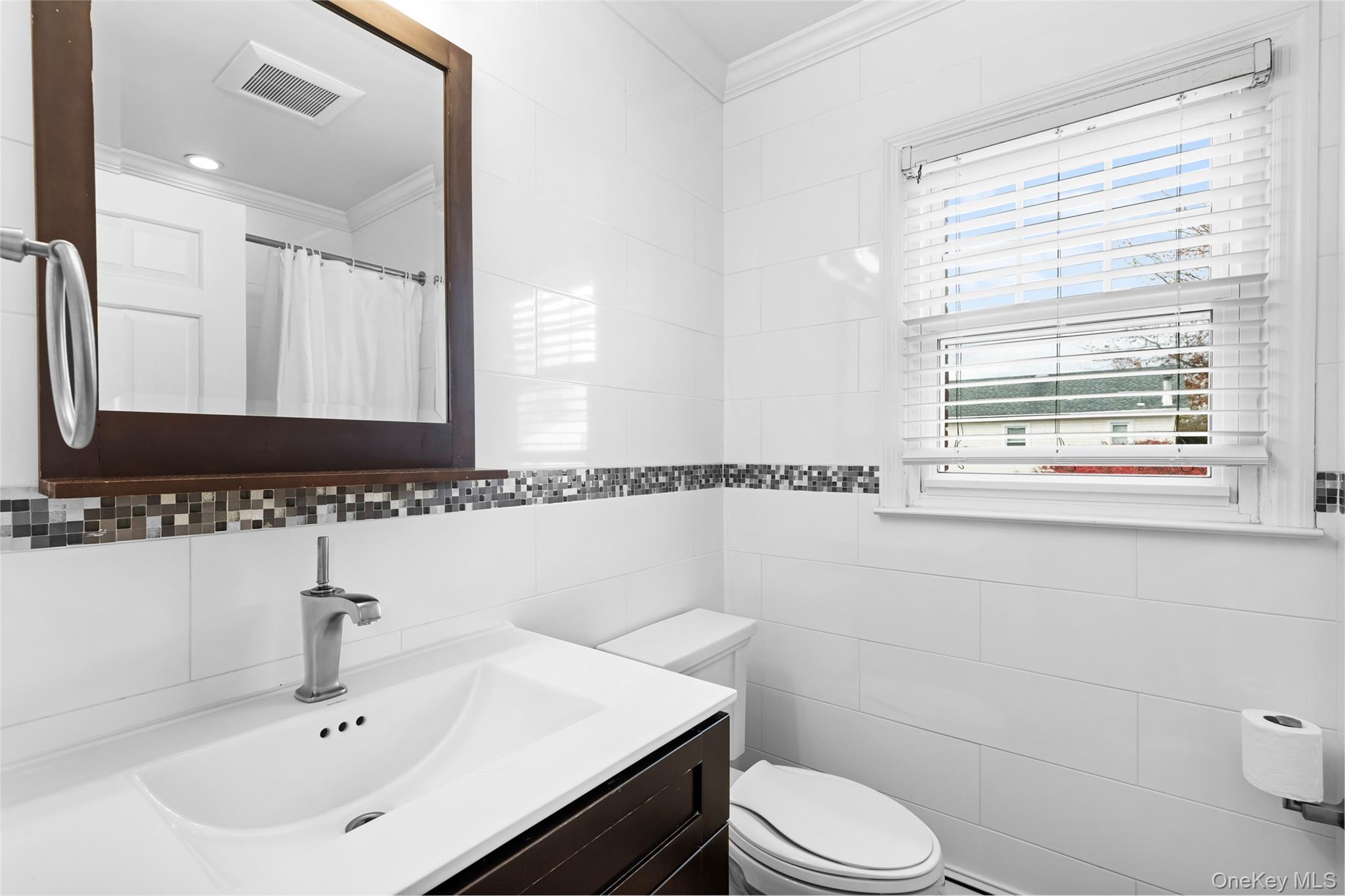 33 Johnson Road, Scarsdale, NY 10583