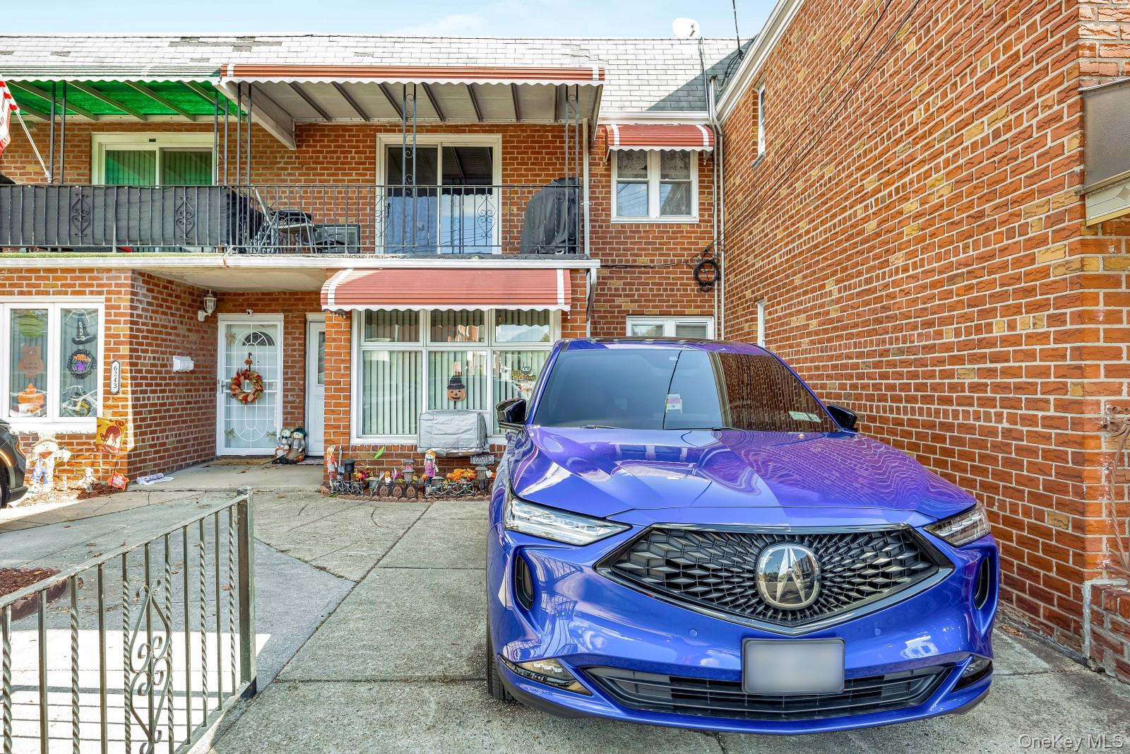 62-45 69th Place, Middle Village, NY 11379