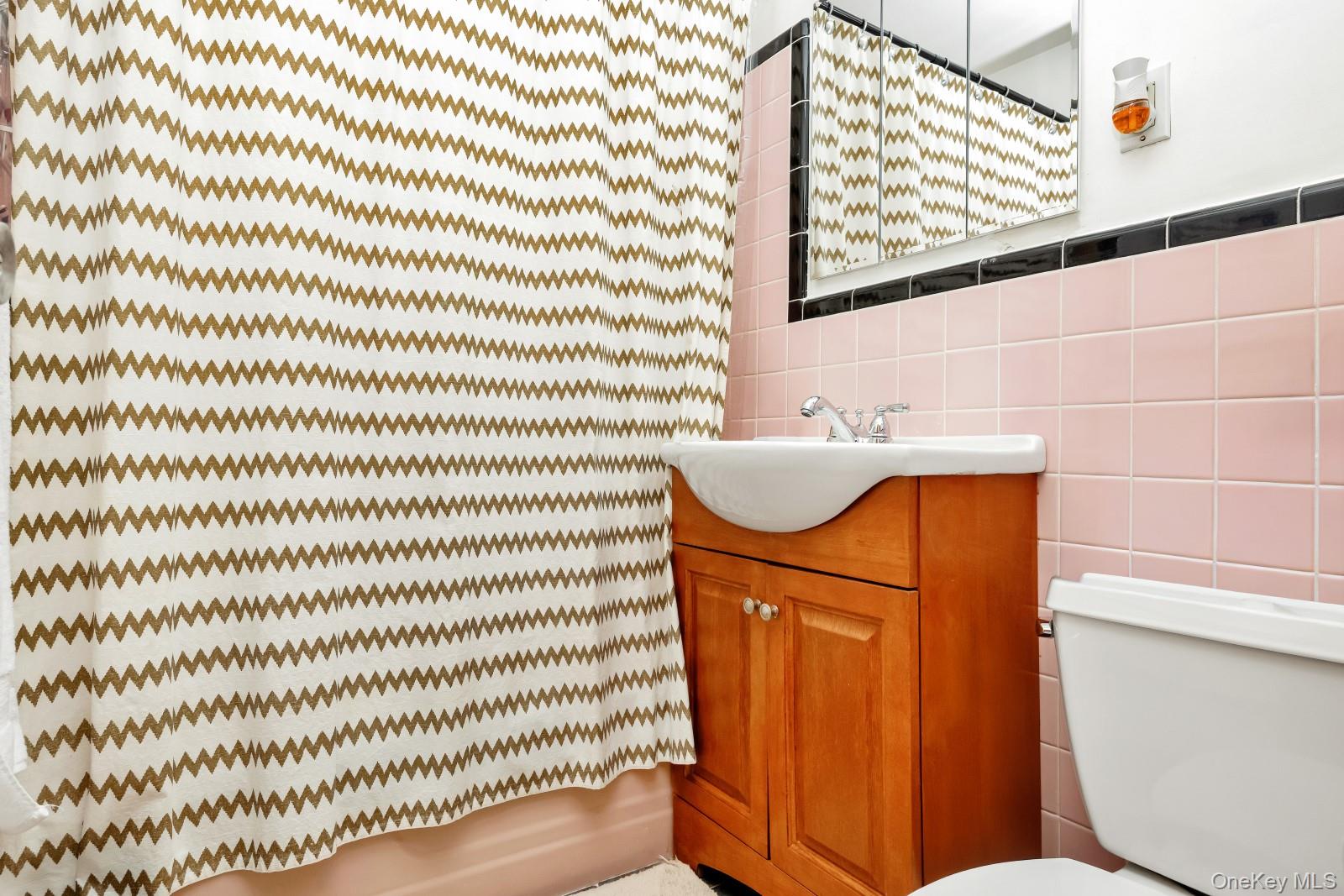 62-45 69th Place, Middle Village, NY 11379