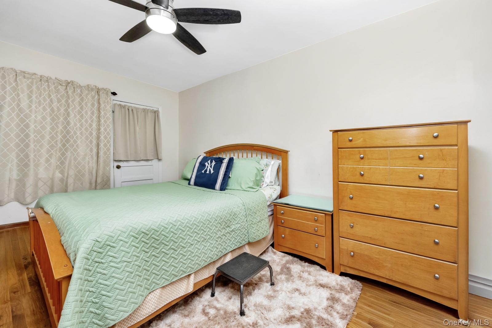 62-45 69th Place, Middle Village, NY 11379