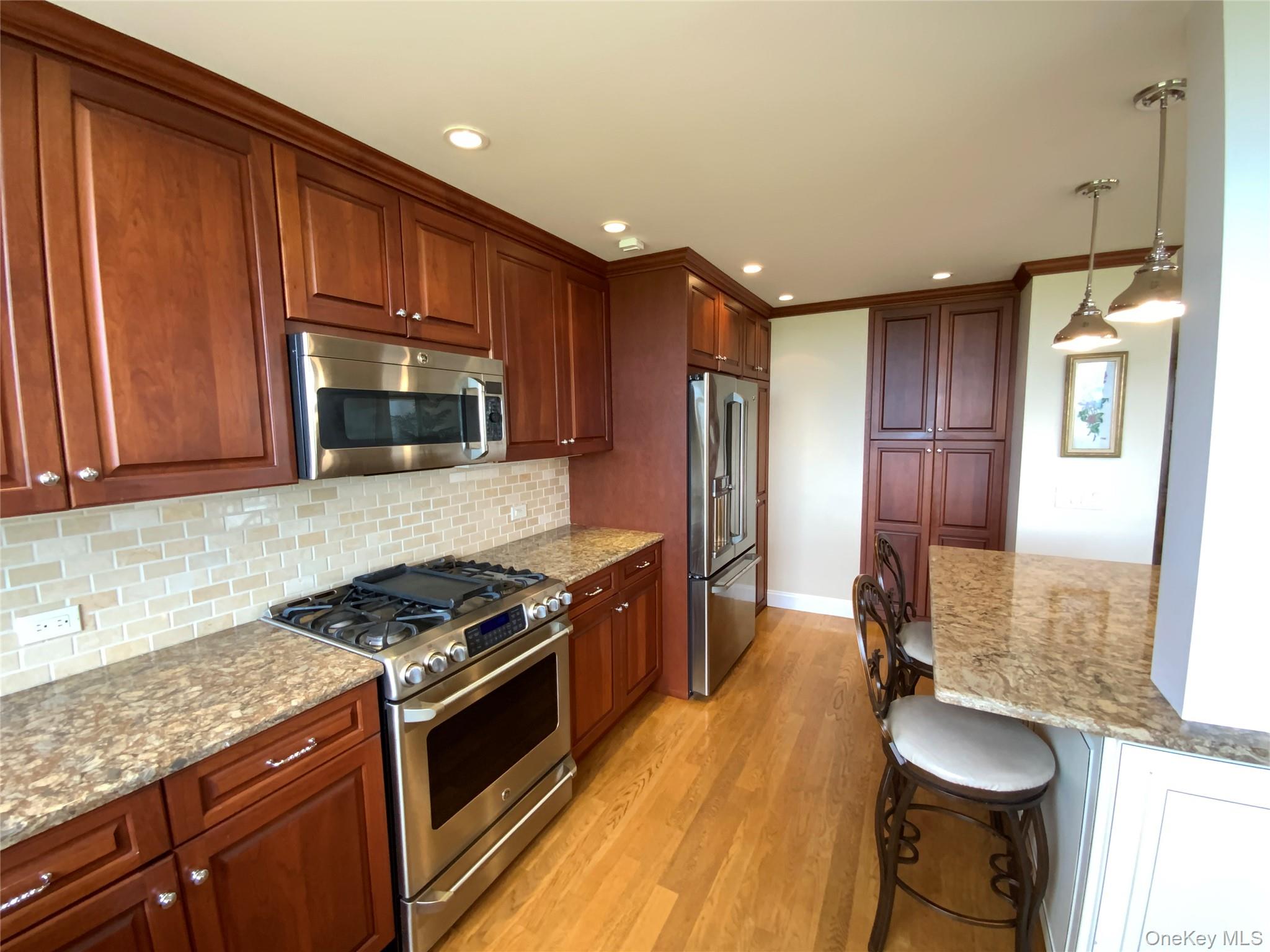 27010 Grand Central Parkway # 12O, Floral Park, NY 11005