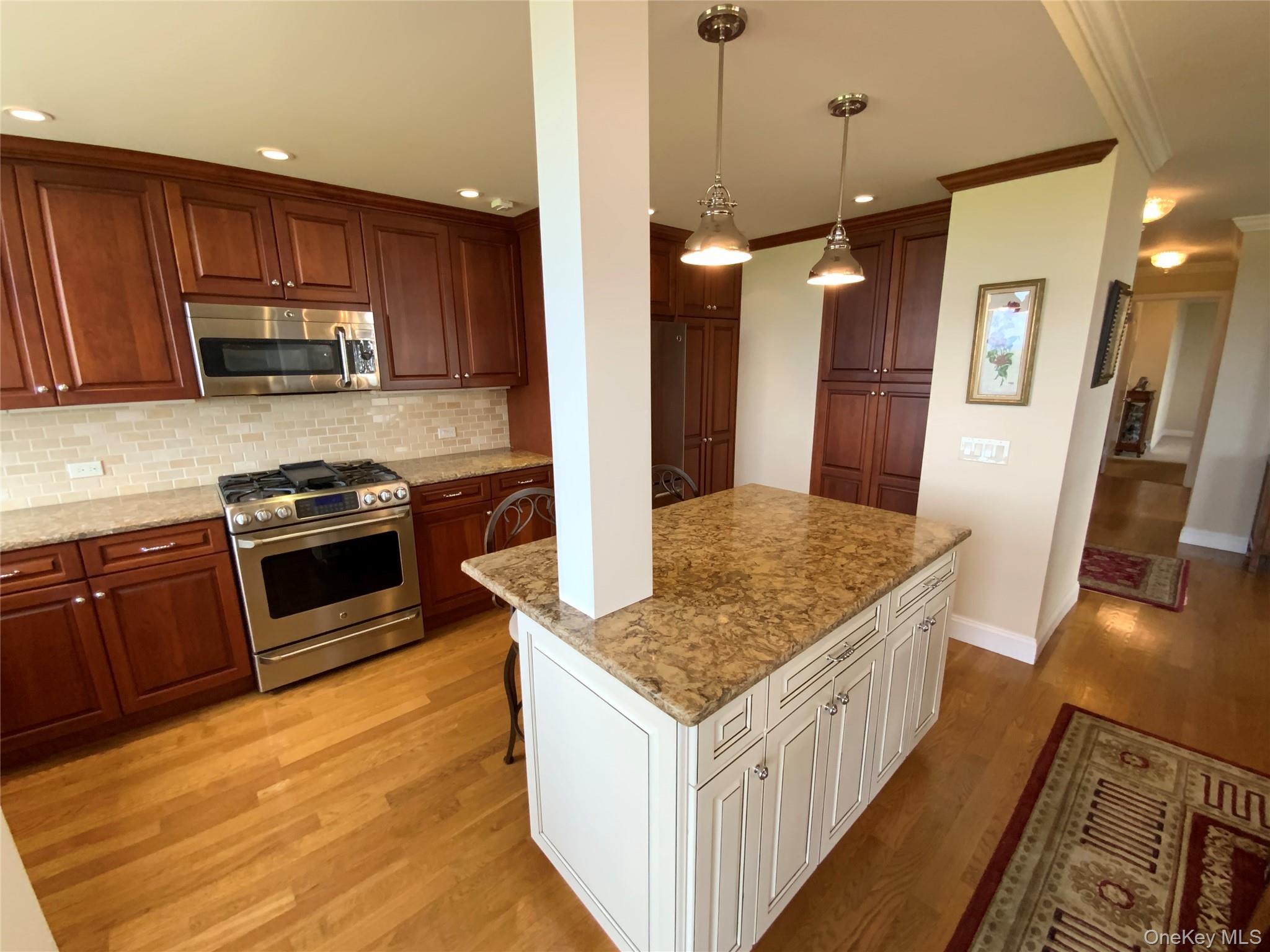 27010 Grand Central Parkway # 12O, Floral Park, NY 11005