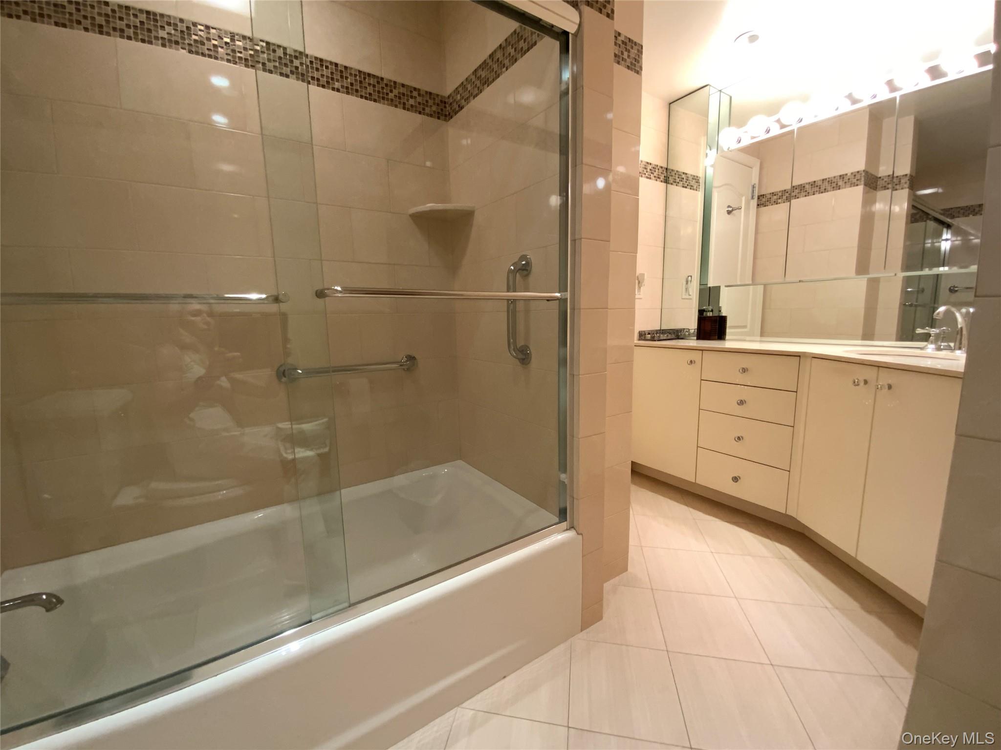 27010 Grand Central Parkway # 12O, Floral Park, NY 11005