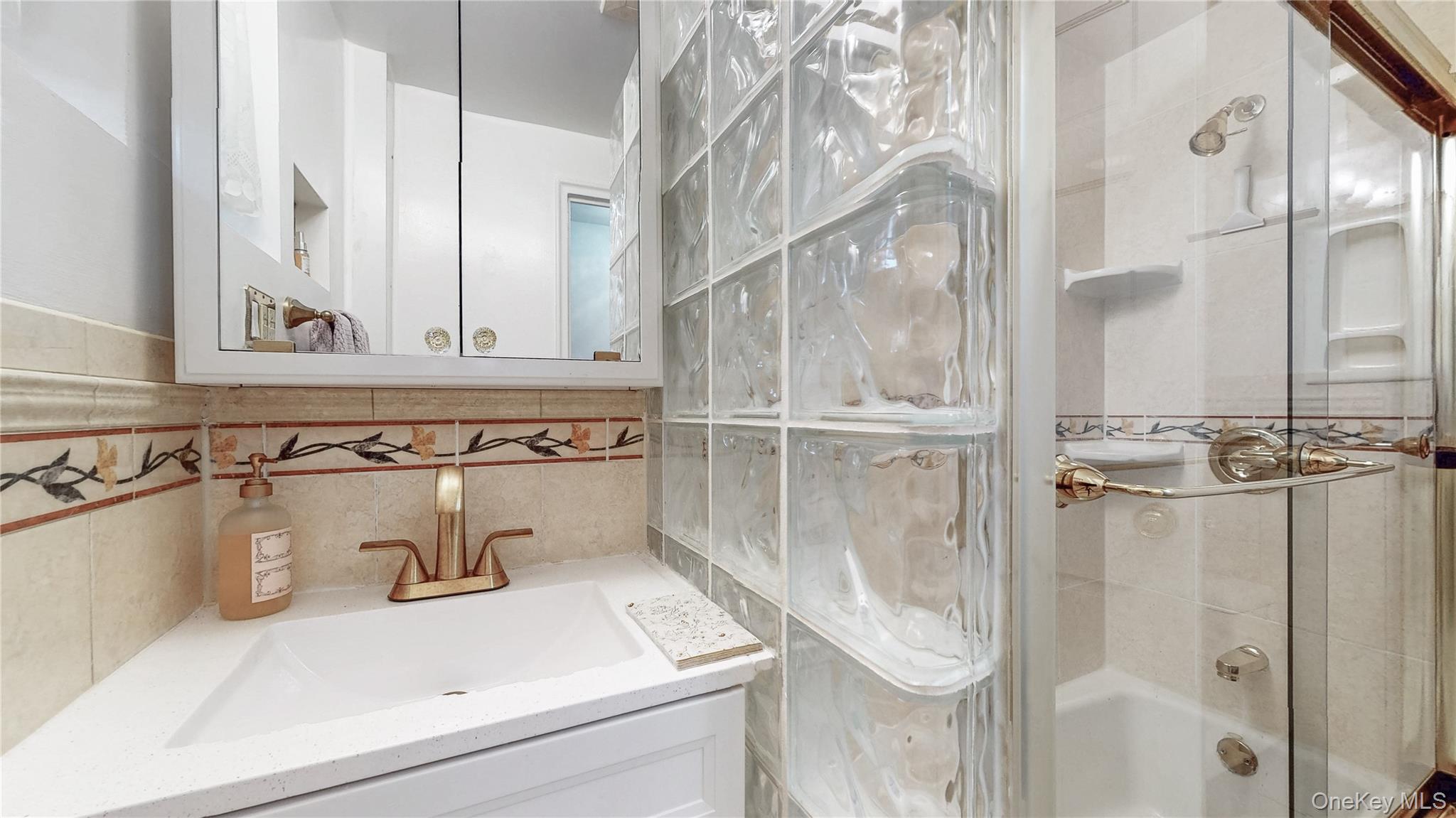 147-36 Charter Road # #34A, Kew Garden Hills, NY 11435