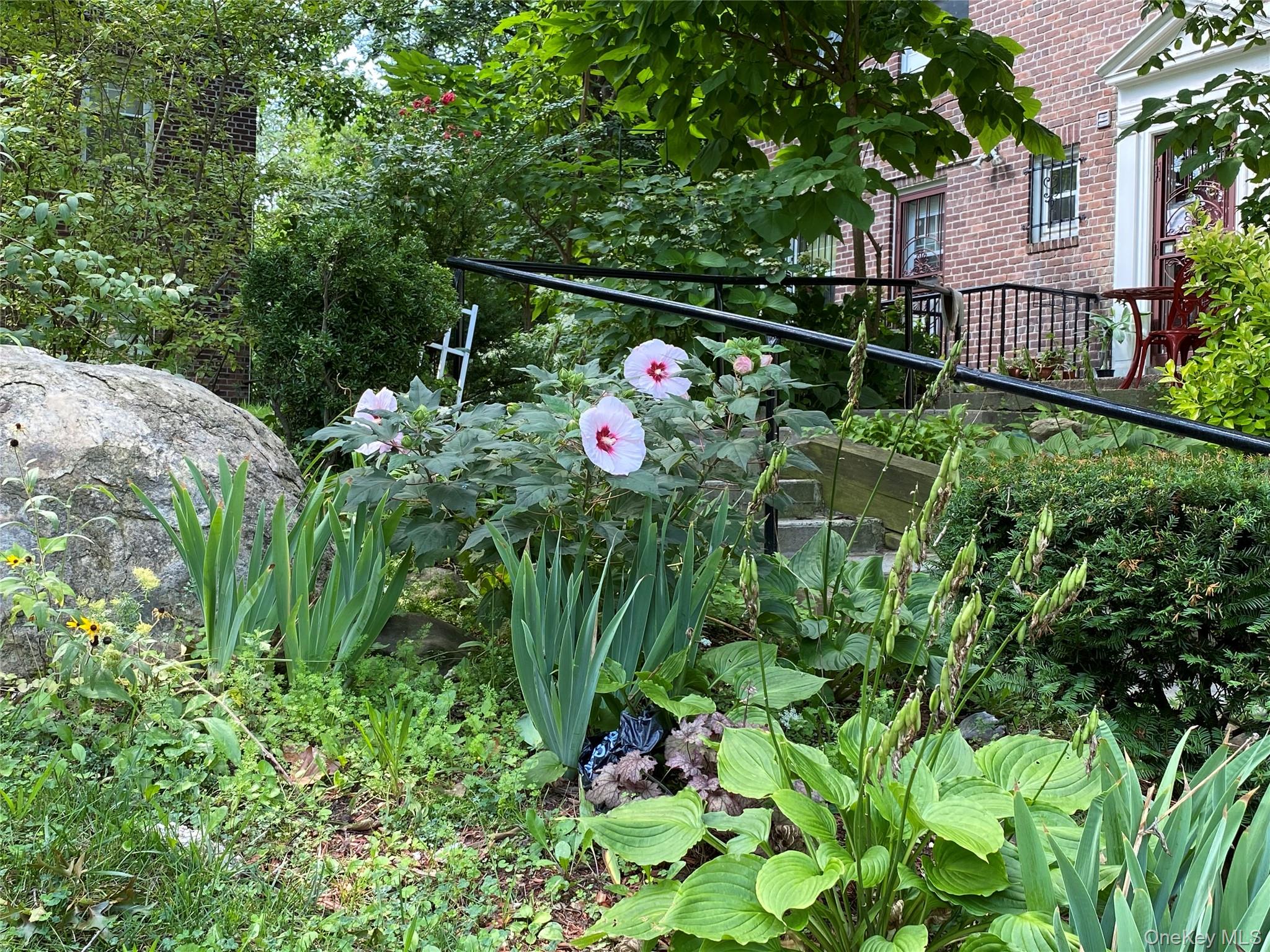 147-36 Charter Road # #34A, Kew Garden Hills, NY 11435