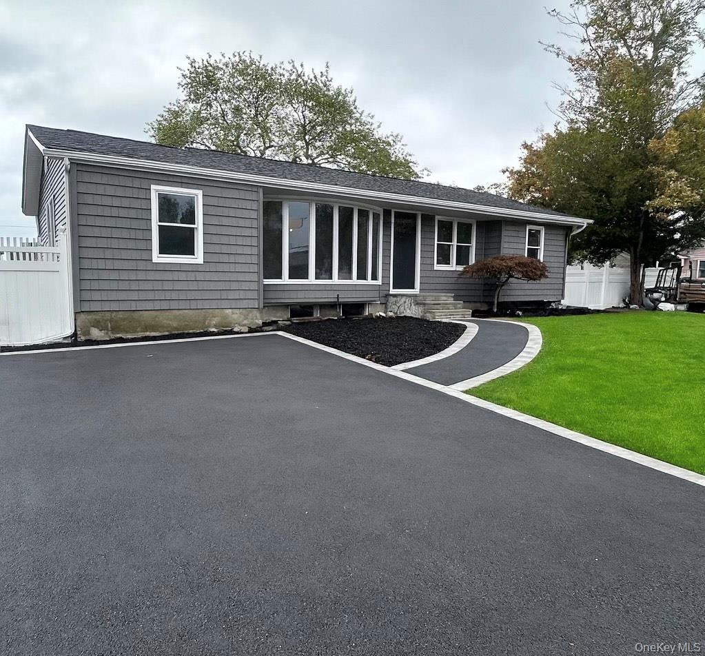 91 Udalia Court, West Islip, NY 11795