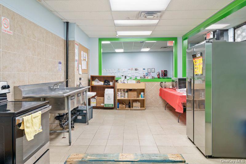 2060 Wallace Avenue, Bronx, NY 10462