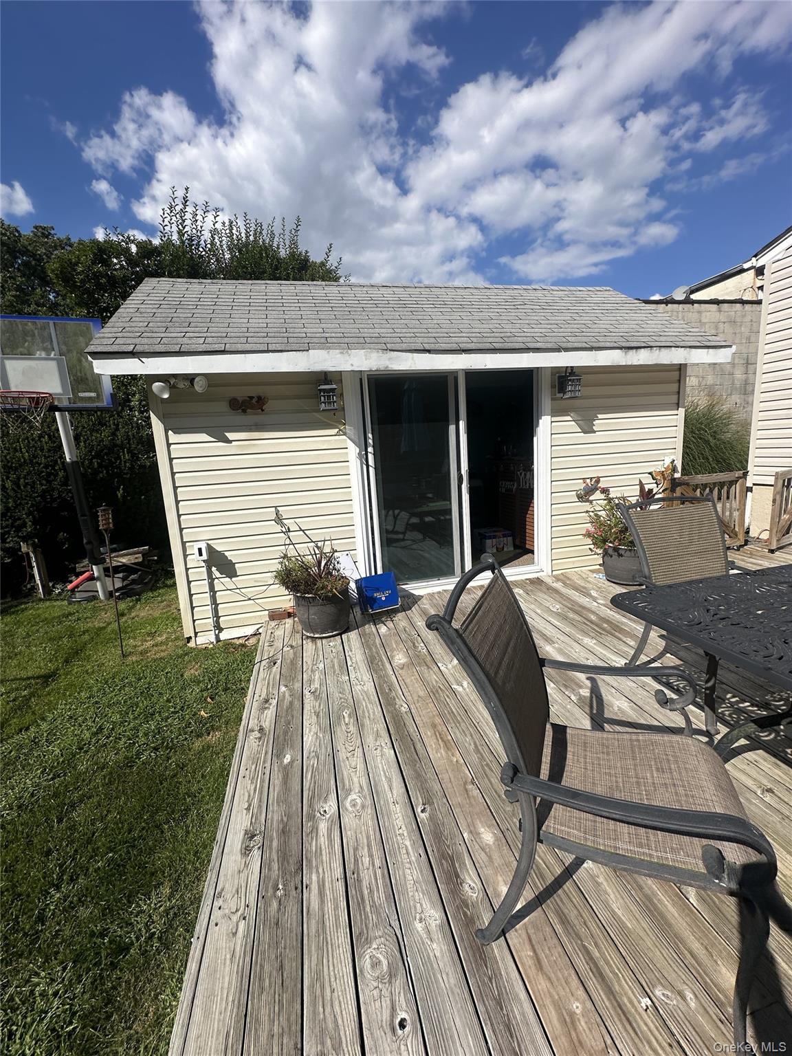 2094 Wantagh Avenue, Wantagh, NY 11793