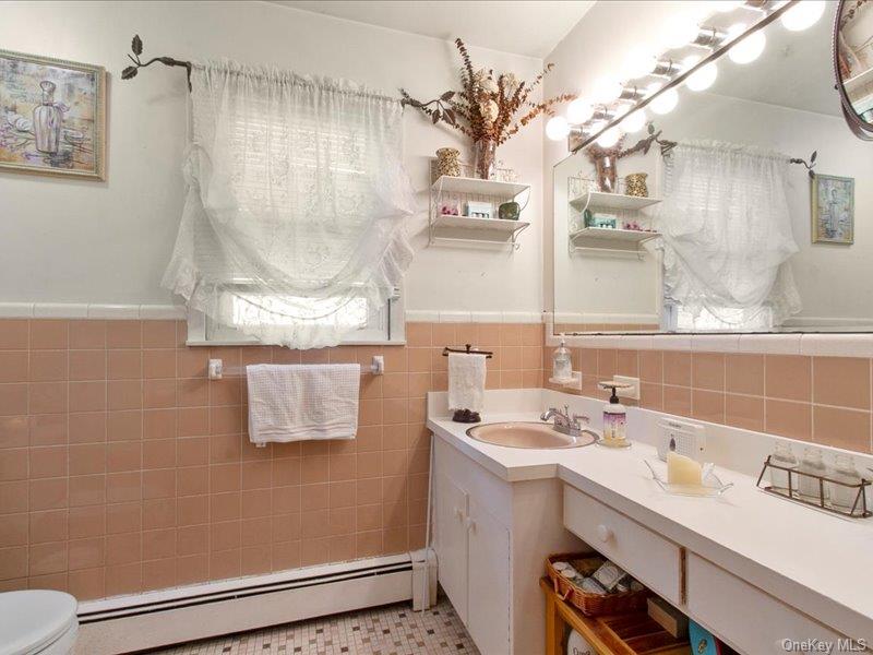 9 Glenwood Avenue, Poughkeepsie, NY 12603