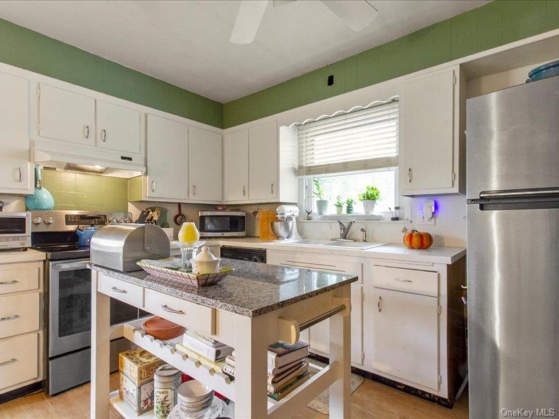 9 Glenwood Avenue, Poughkeepsie, NY 12603