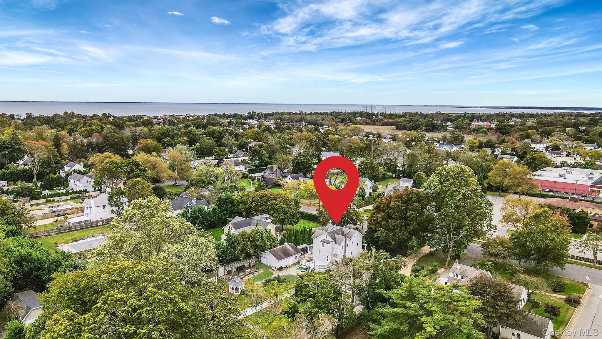 39 Handsome Avenue, Sayville, NY 11782