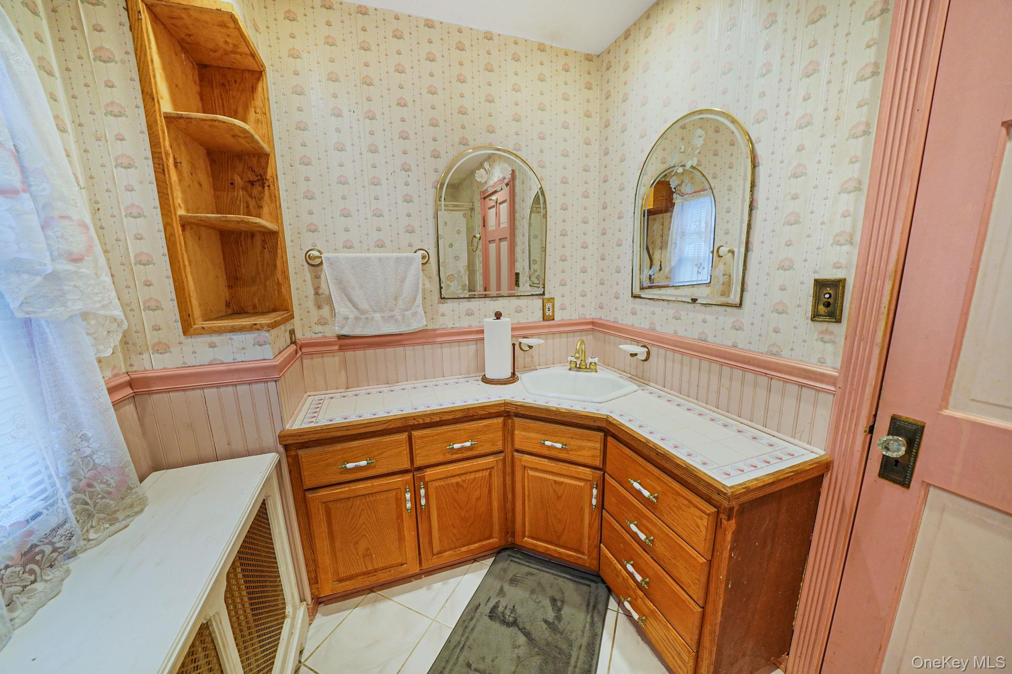 39 Handsome Avenue, Sayville, NY 11782