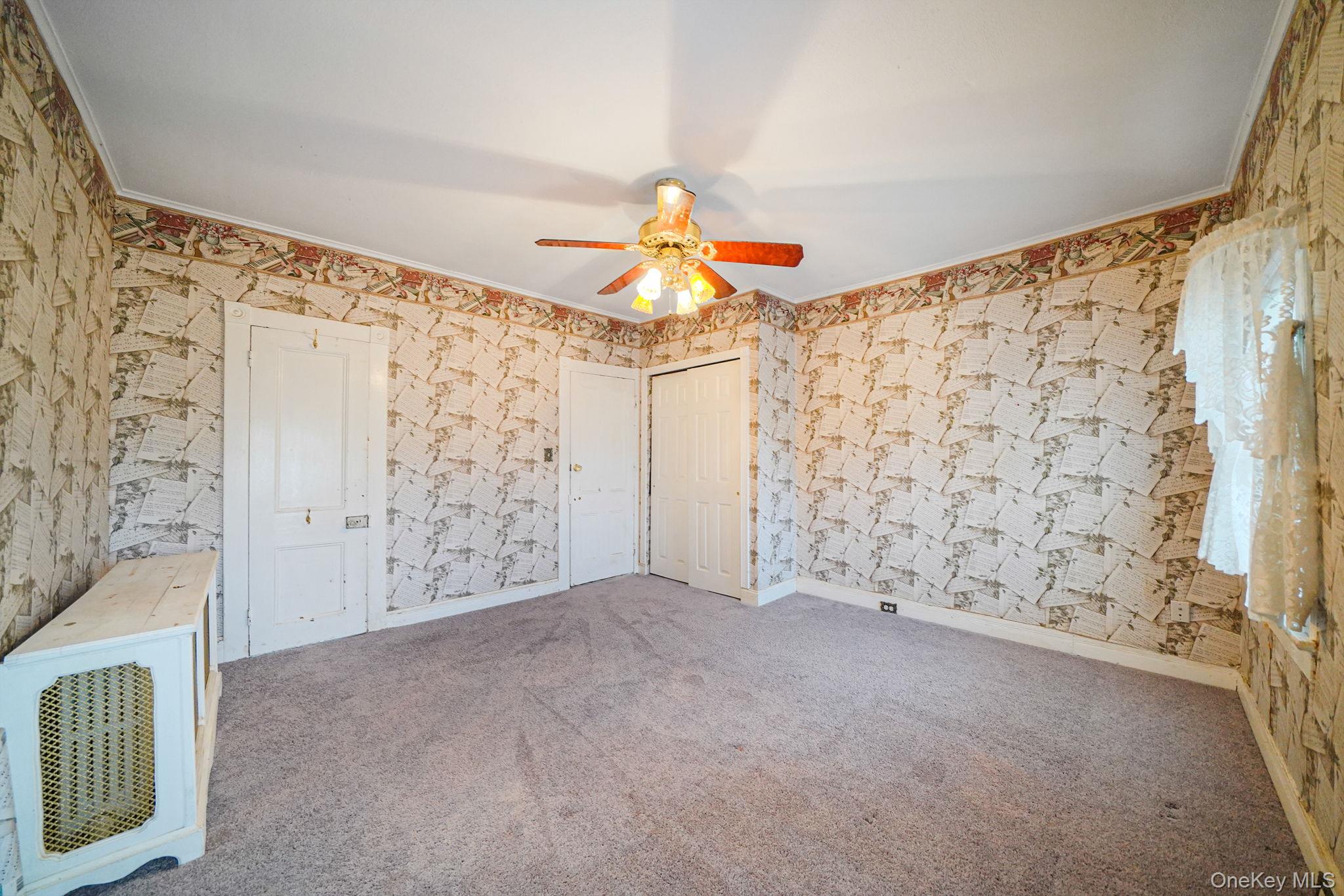 39 Handsome Avenue, Sayville, NY 11782