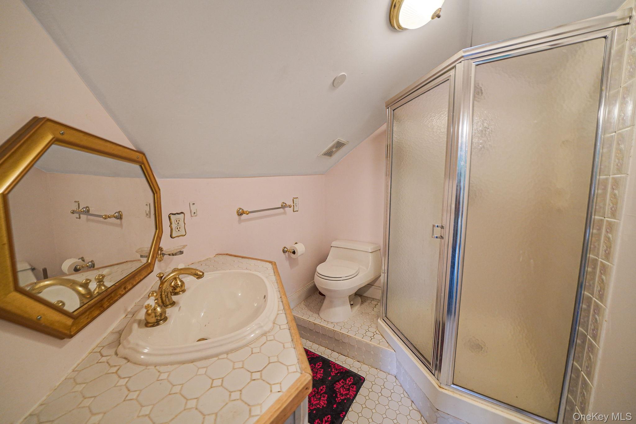 39 Handsome Avenue, Sayville, NY 11782