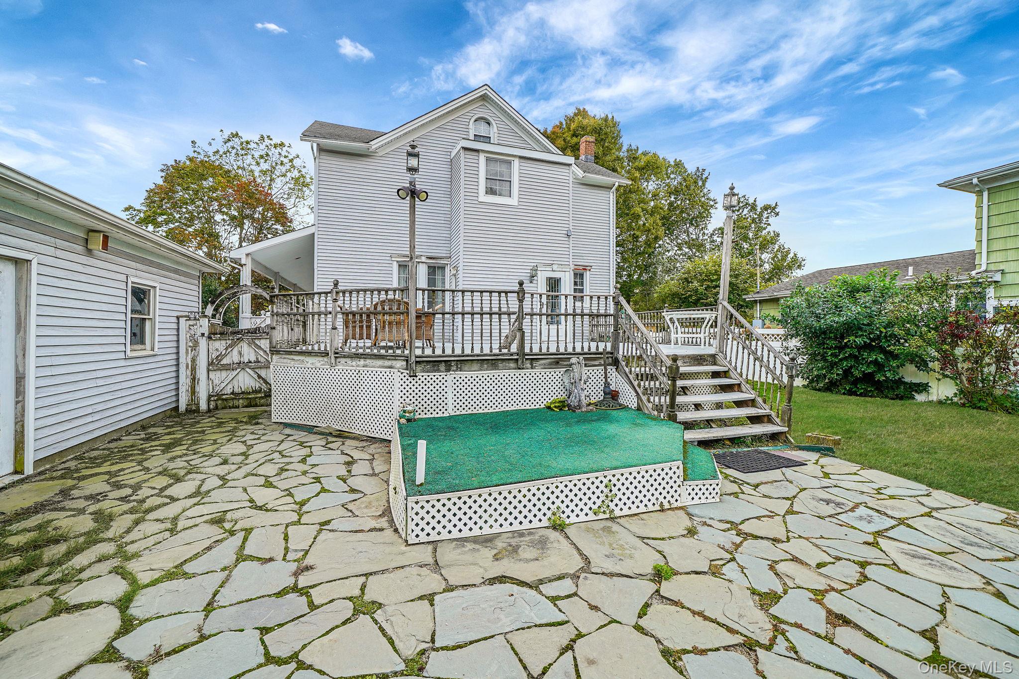 39 Handsome Avenue, Sayville, NY 11782