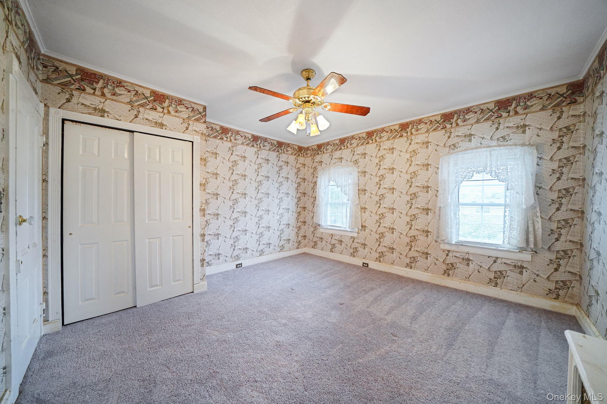 39 Handsome Avenue, Sayville, NY 11782