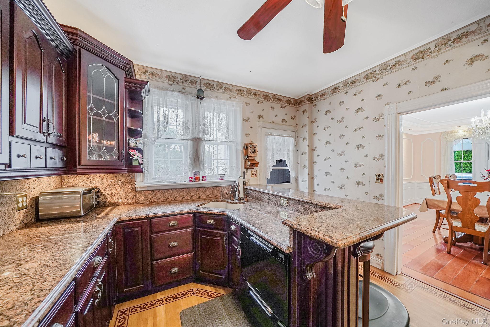 39 Handsome Avenue, Sayville, NY 11782