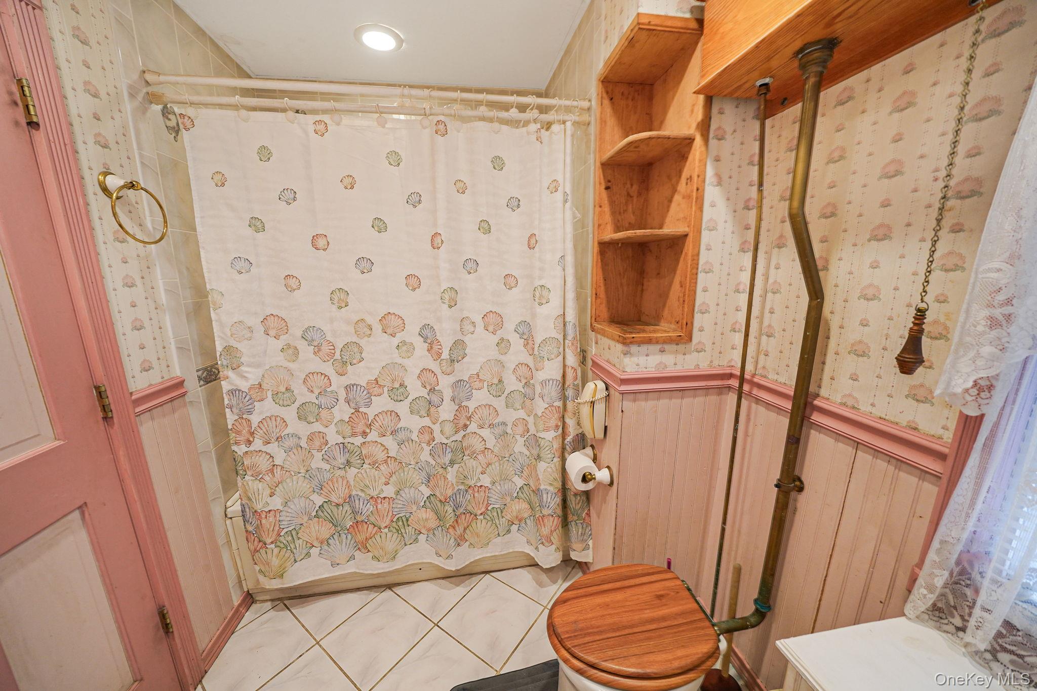 39 Handsome Avenue, Sayville, NY 11782