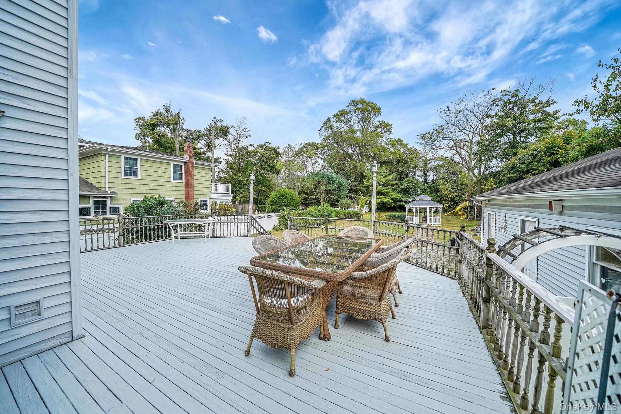 39 Handsome Avenue, Sayville, NY 11782